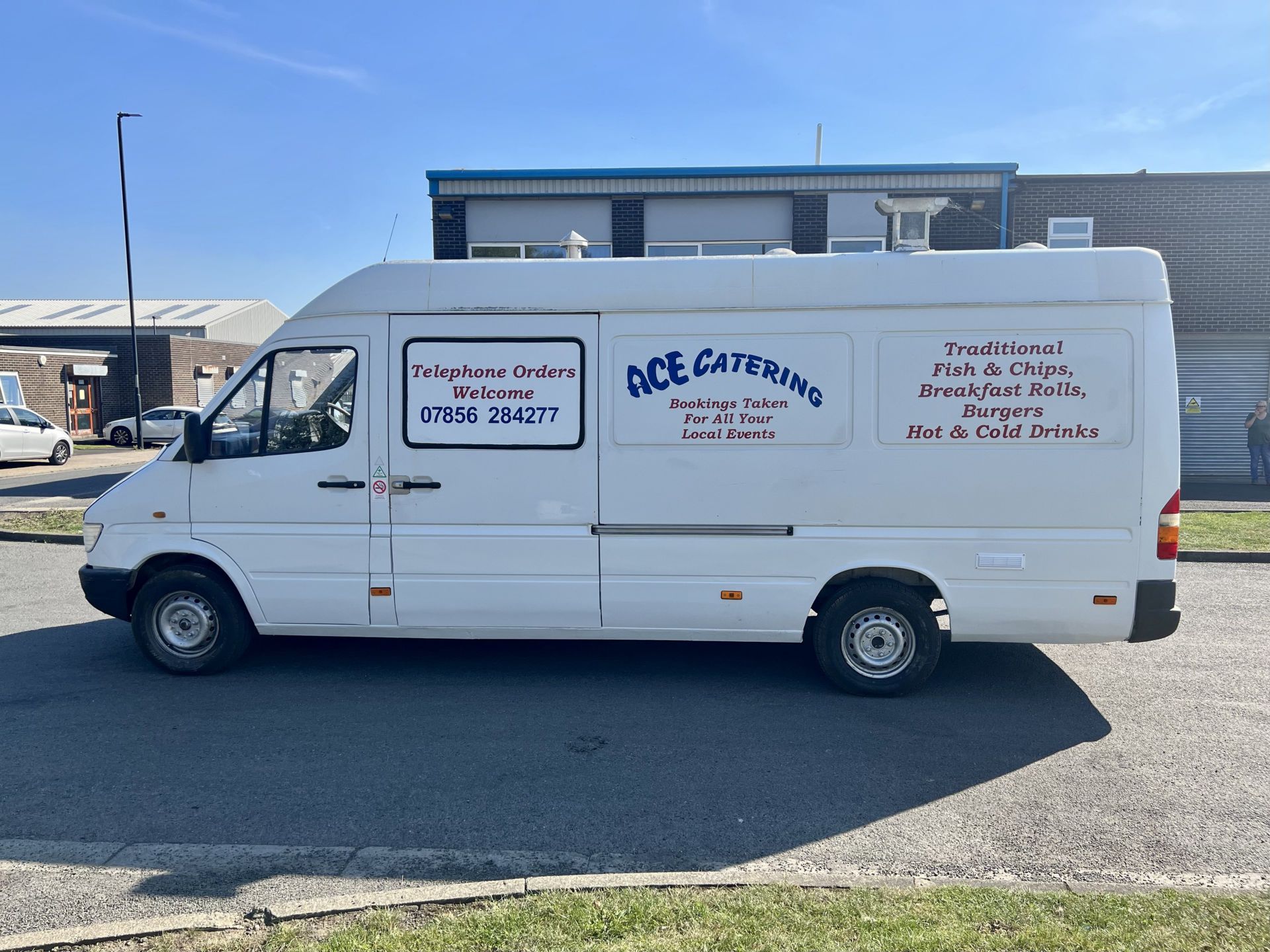 Mercedes-Benz Sprinter Catering Van - Image 6 of 27