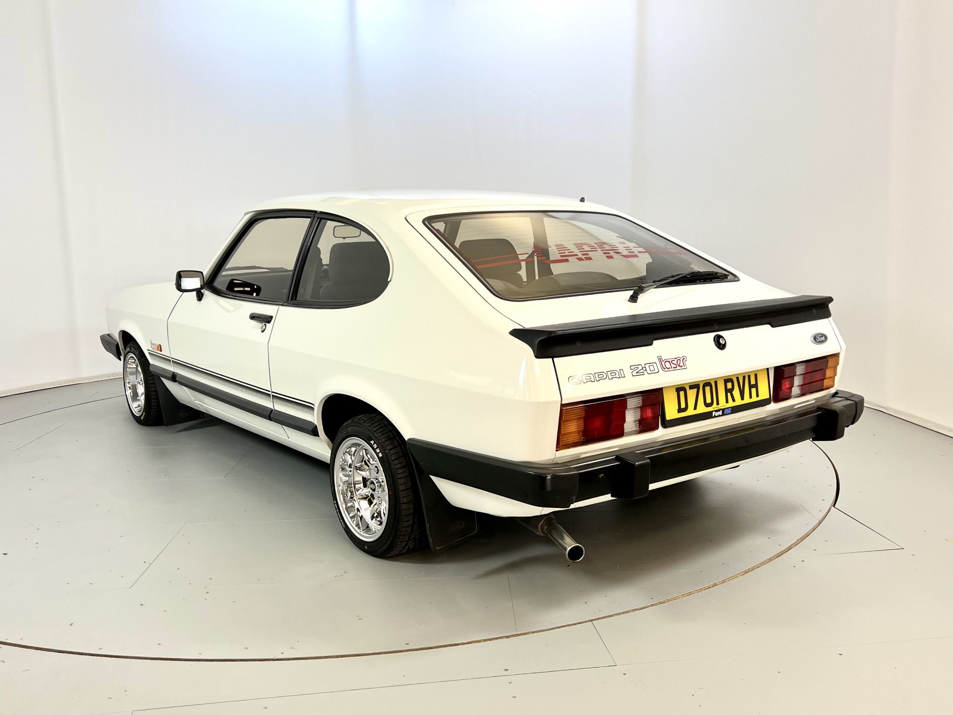 Ford Capri 2.0 Laser - Image 7 of 31