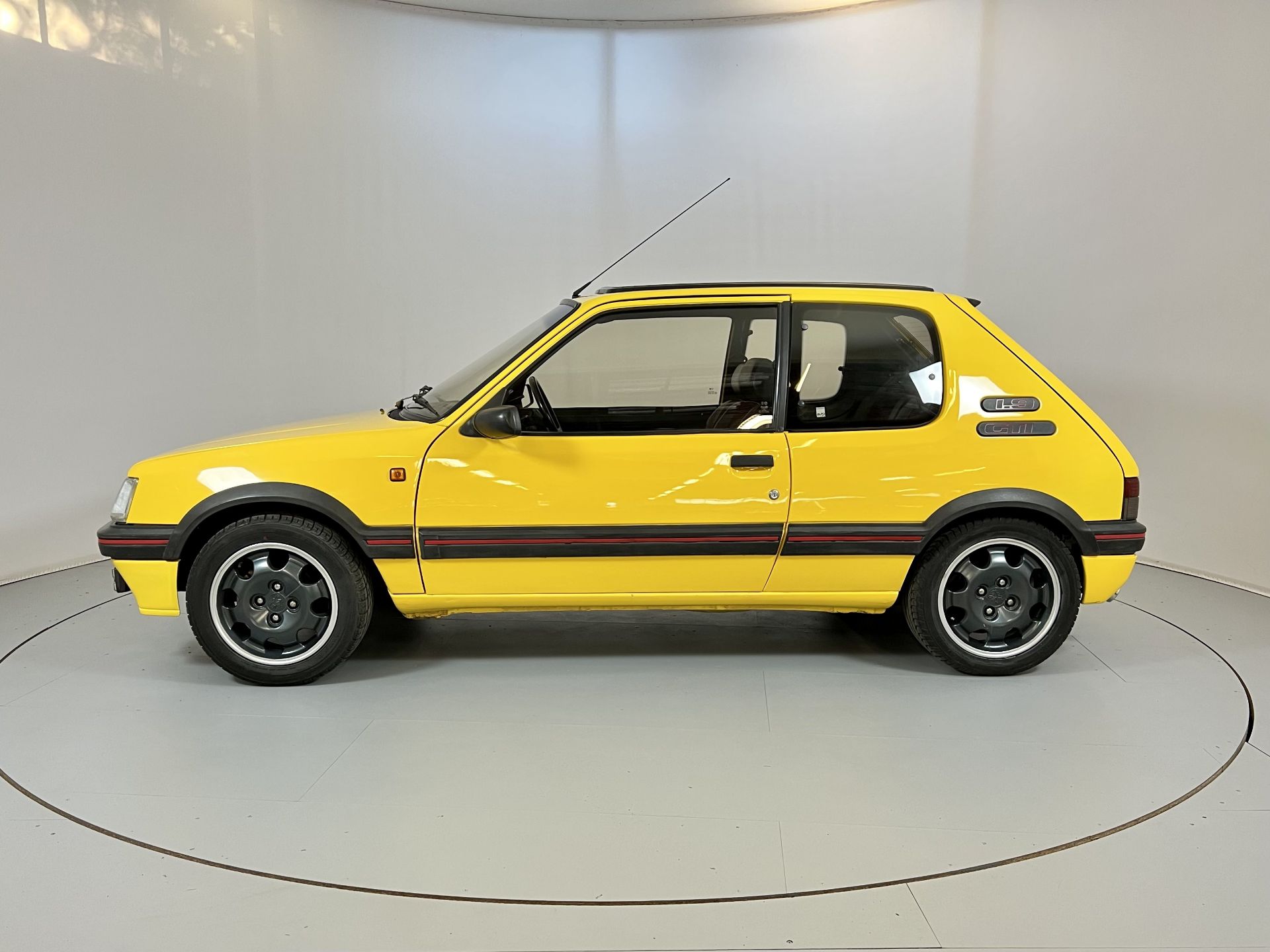 Peugeot 205 GTI Prototype - Image 5 of 30