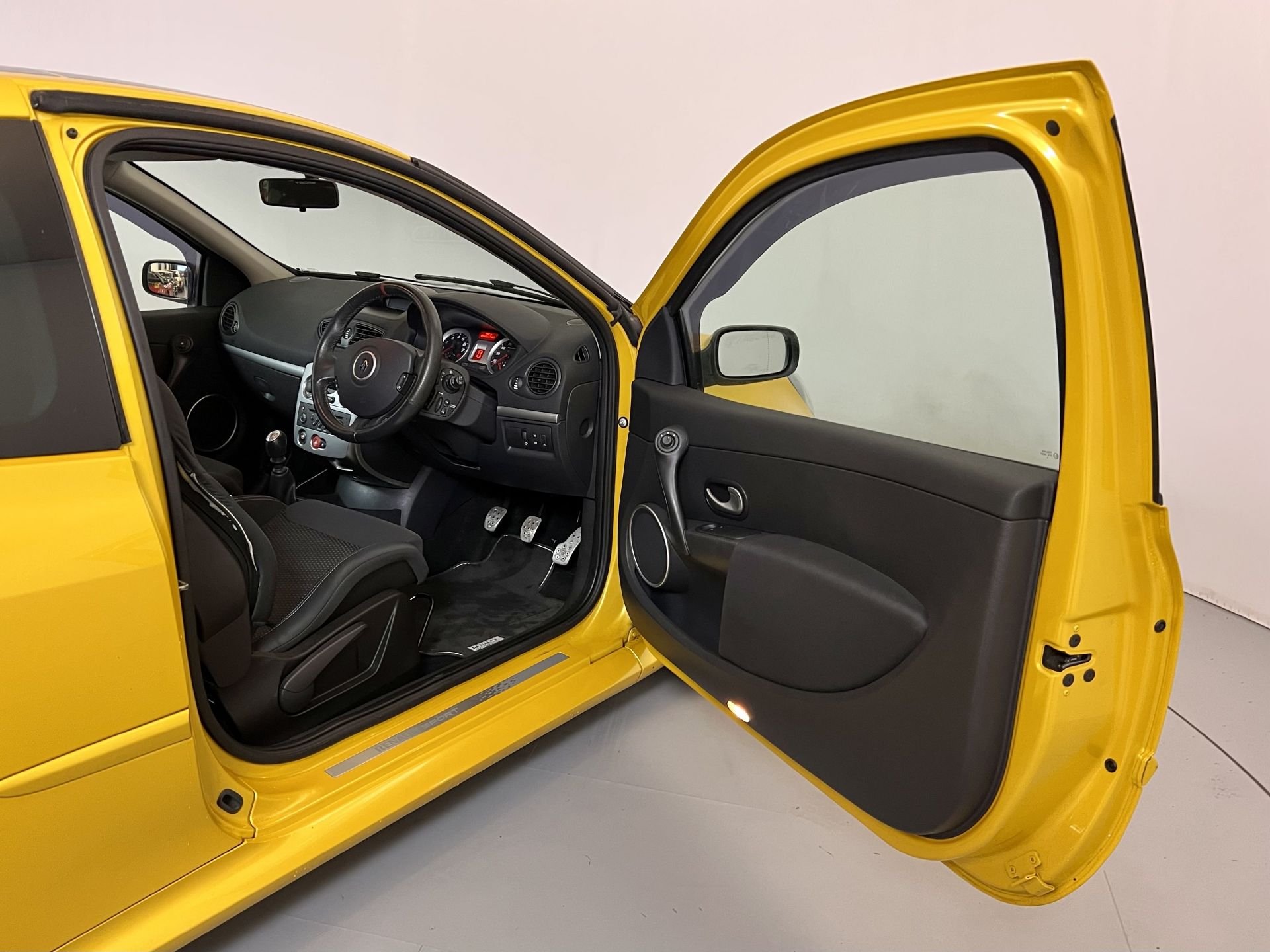 Renault Clio 197 F1 - Bild 17 aus 30