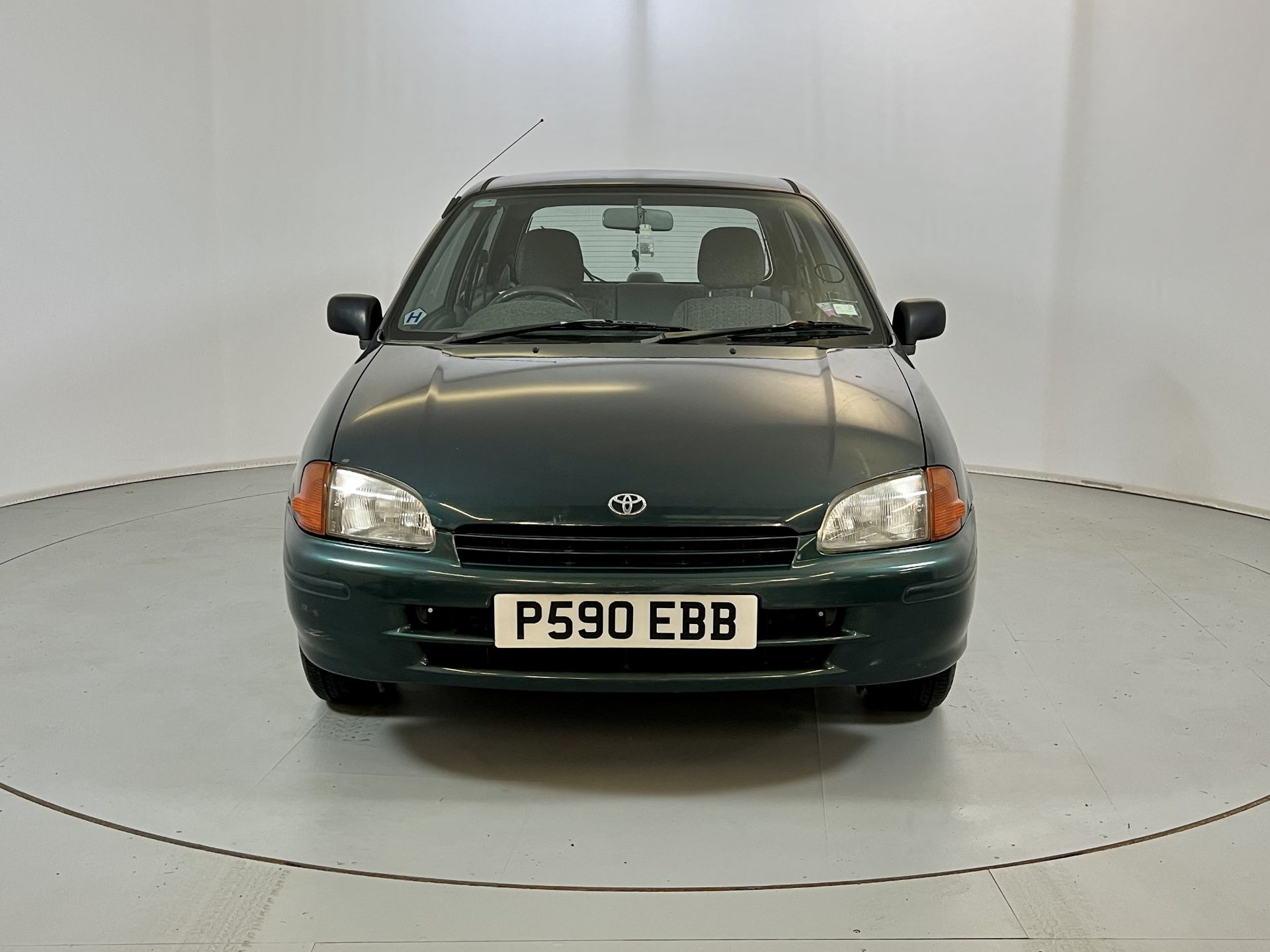 Toyota Starlet - Image 2 of 27