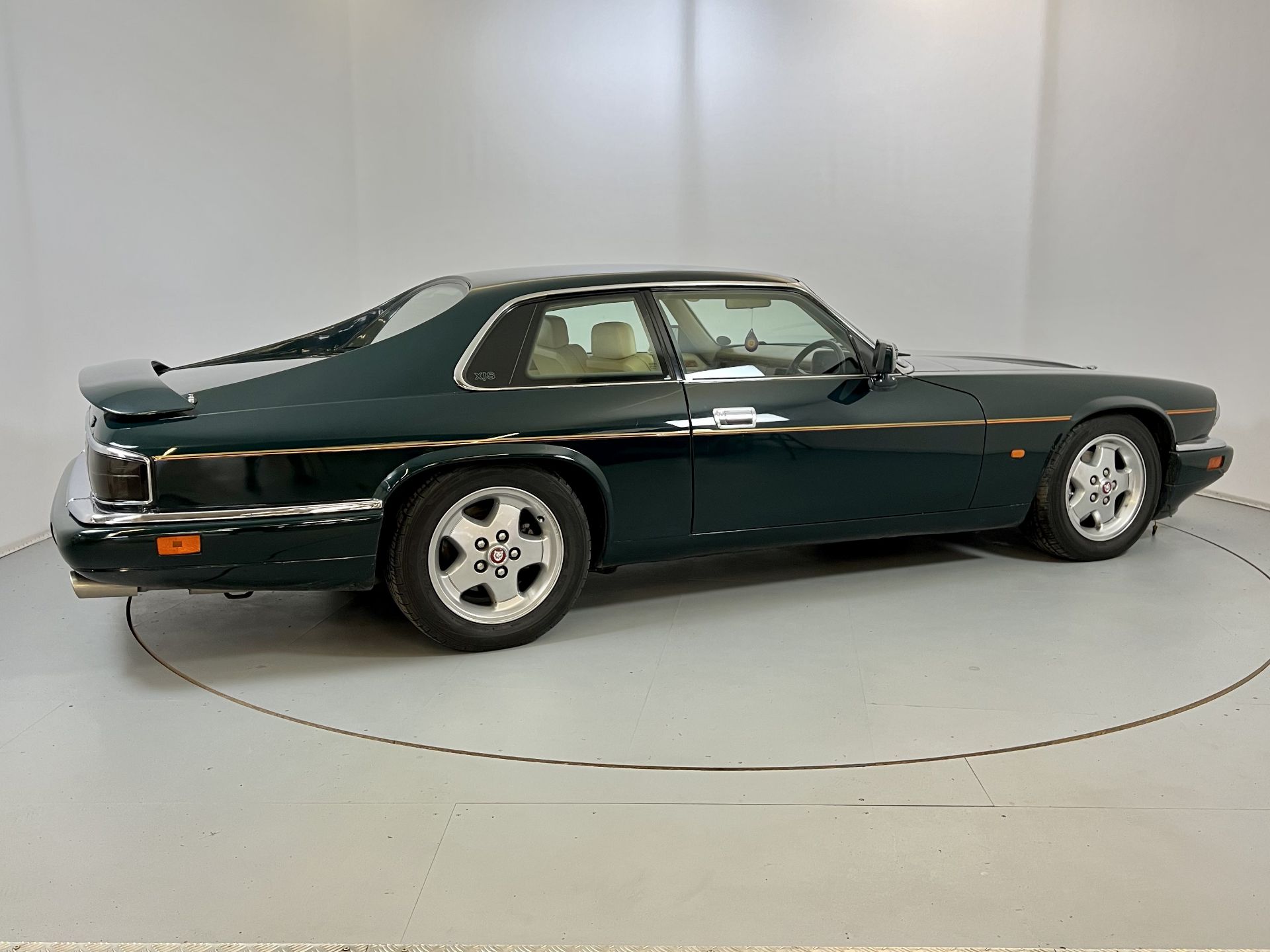 Jaguar XJS - Image 10 of 29