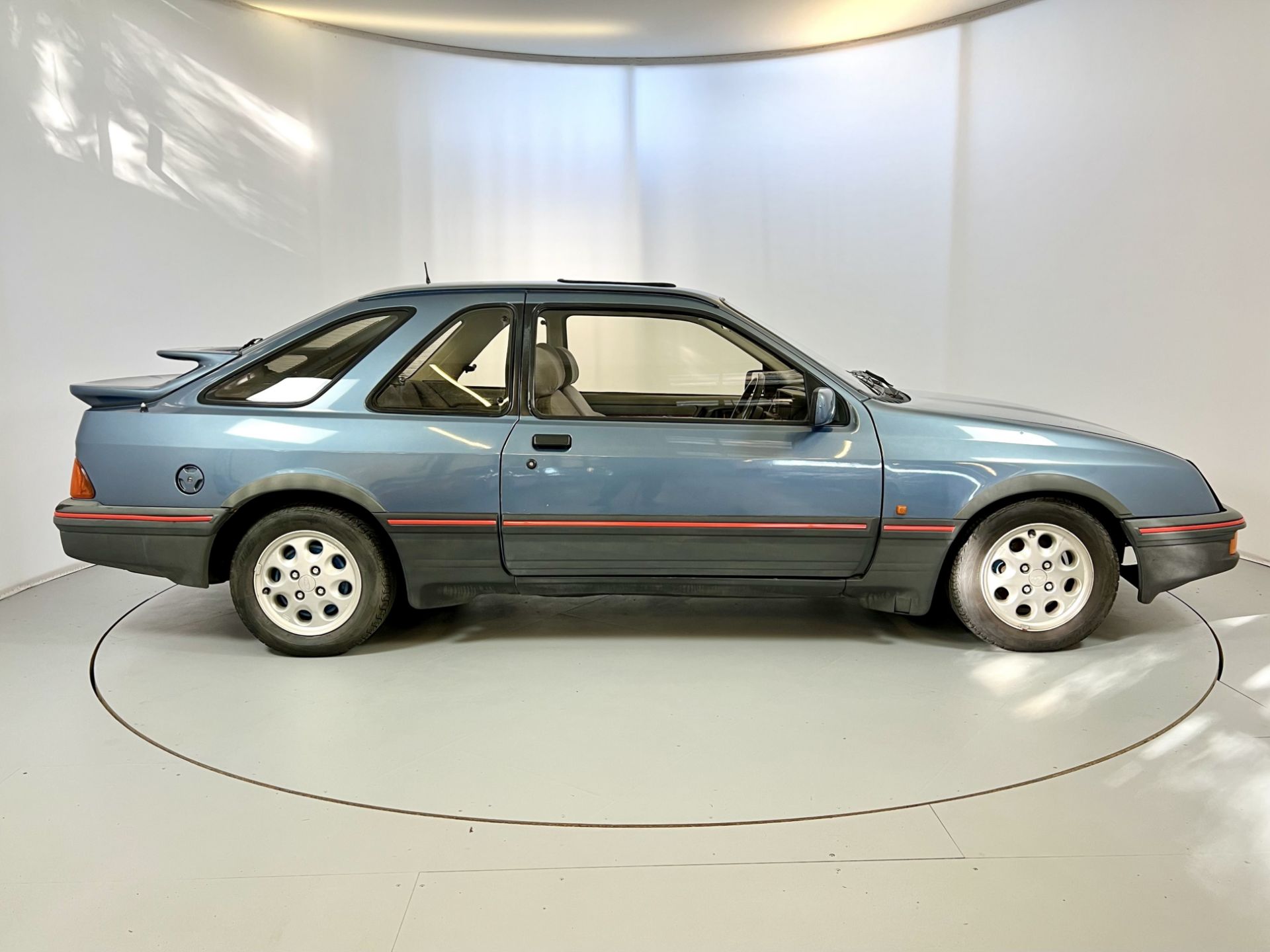 Ford Sierra XR4i - Image 11 of 29