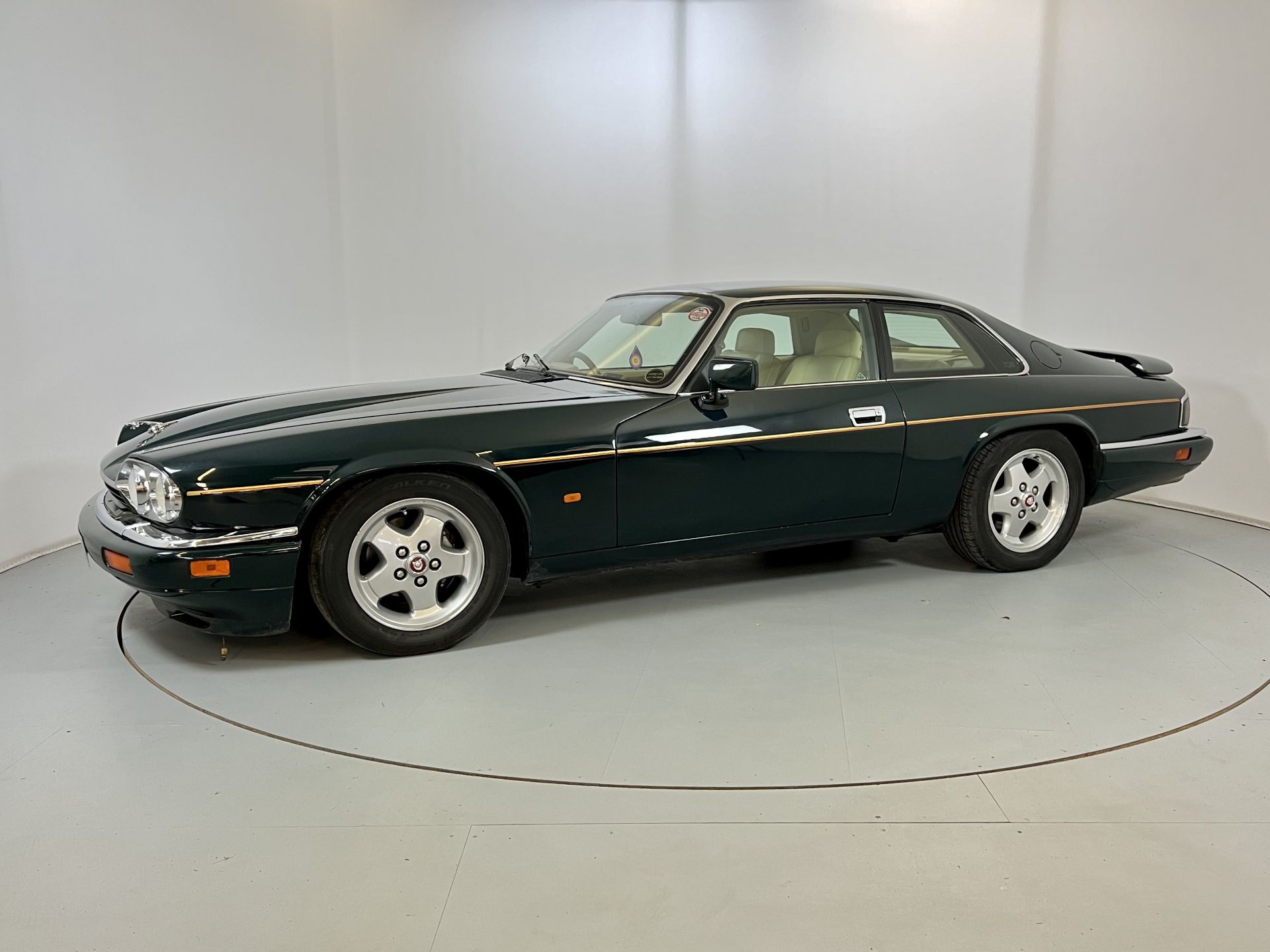 Jaguar XJS - Image 4 of 29