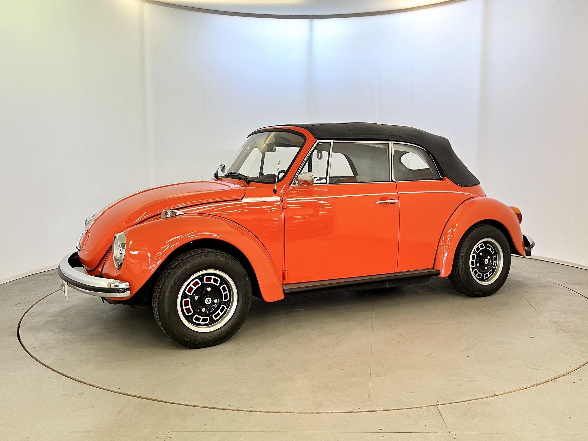 Volkswagen Beetle Cabriolet - Image 32 of 33