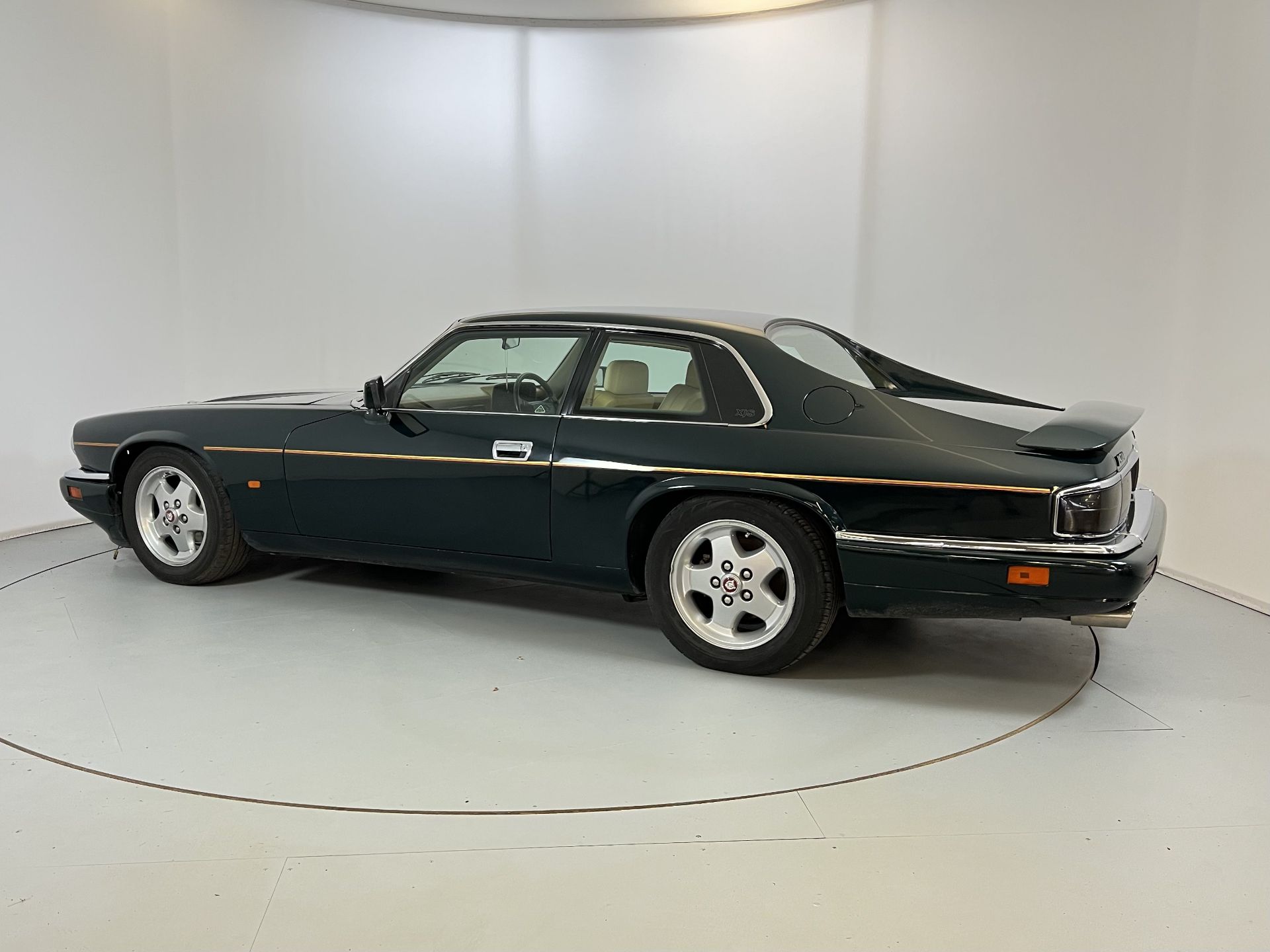 Jaguar XJS - Image 6 of 29