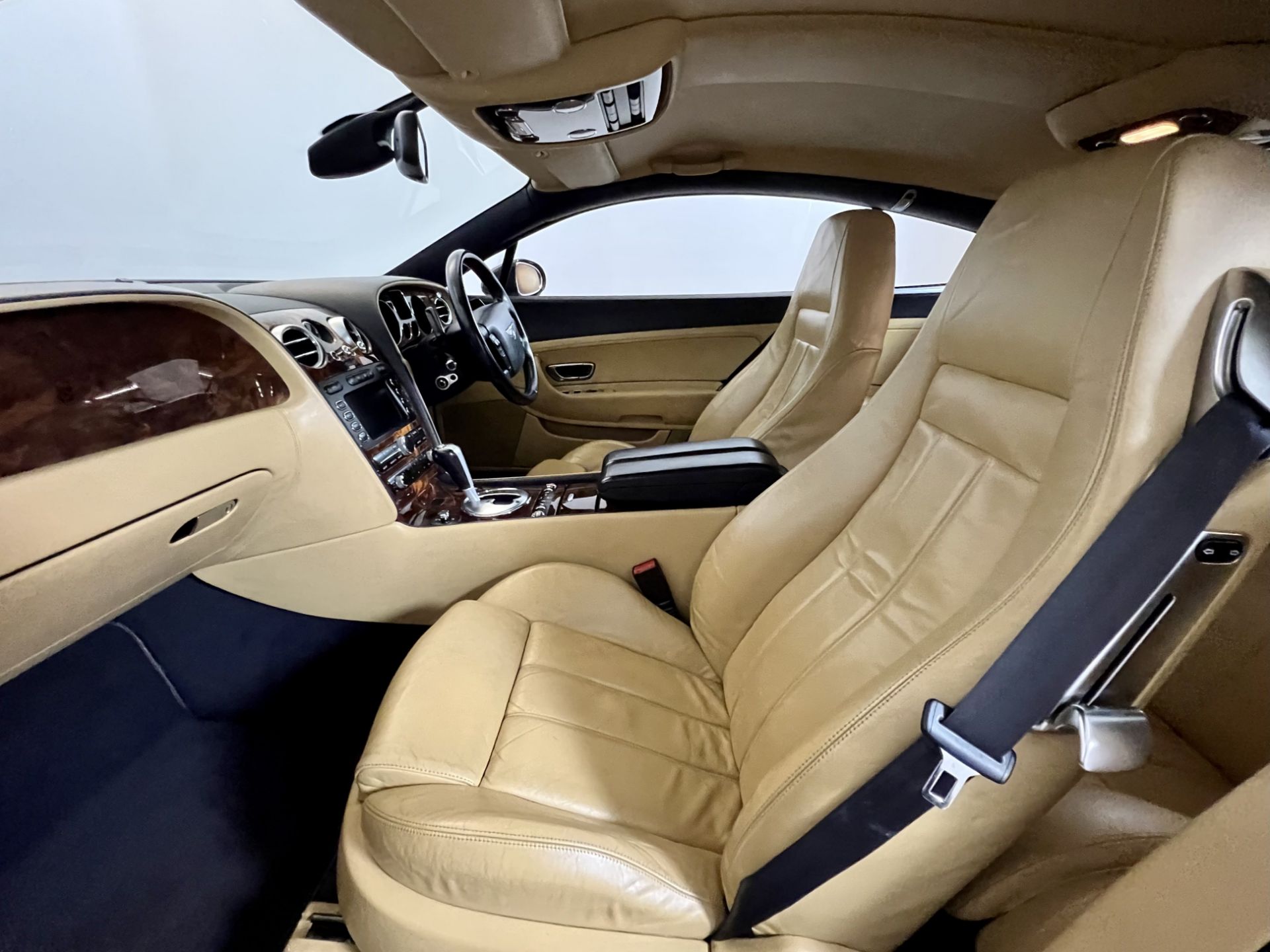 Bentley Continental GT - Image 22 of 29