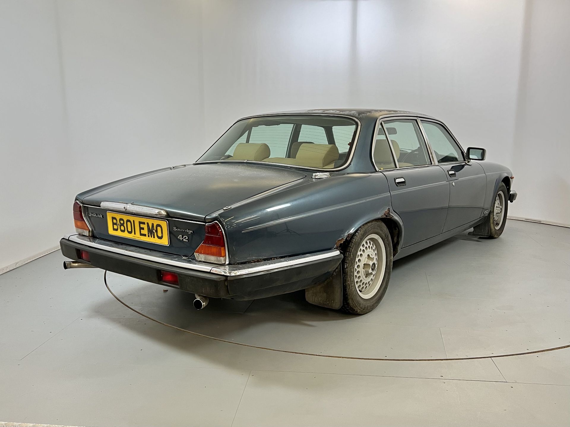 Jaguar 4.2 Sovereign - Image 9 of 32