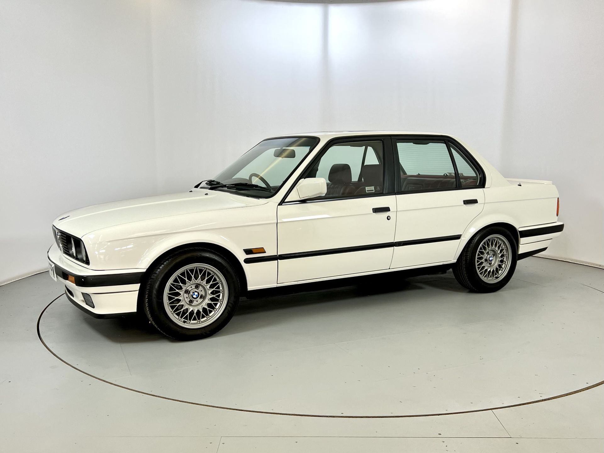 BMW 325i - Image 4 of 37