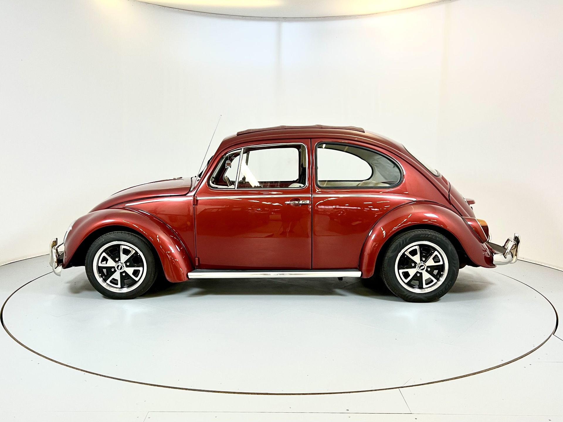 Volkswagen Beetle - Image 5 of 29