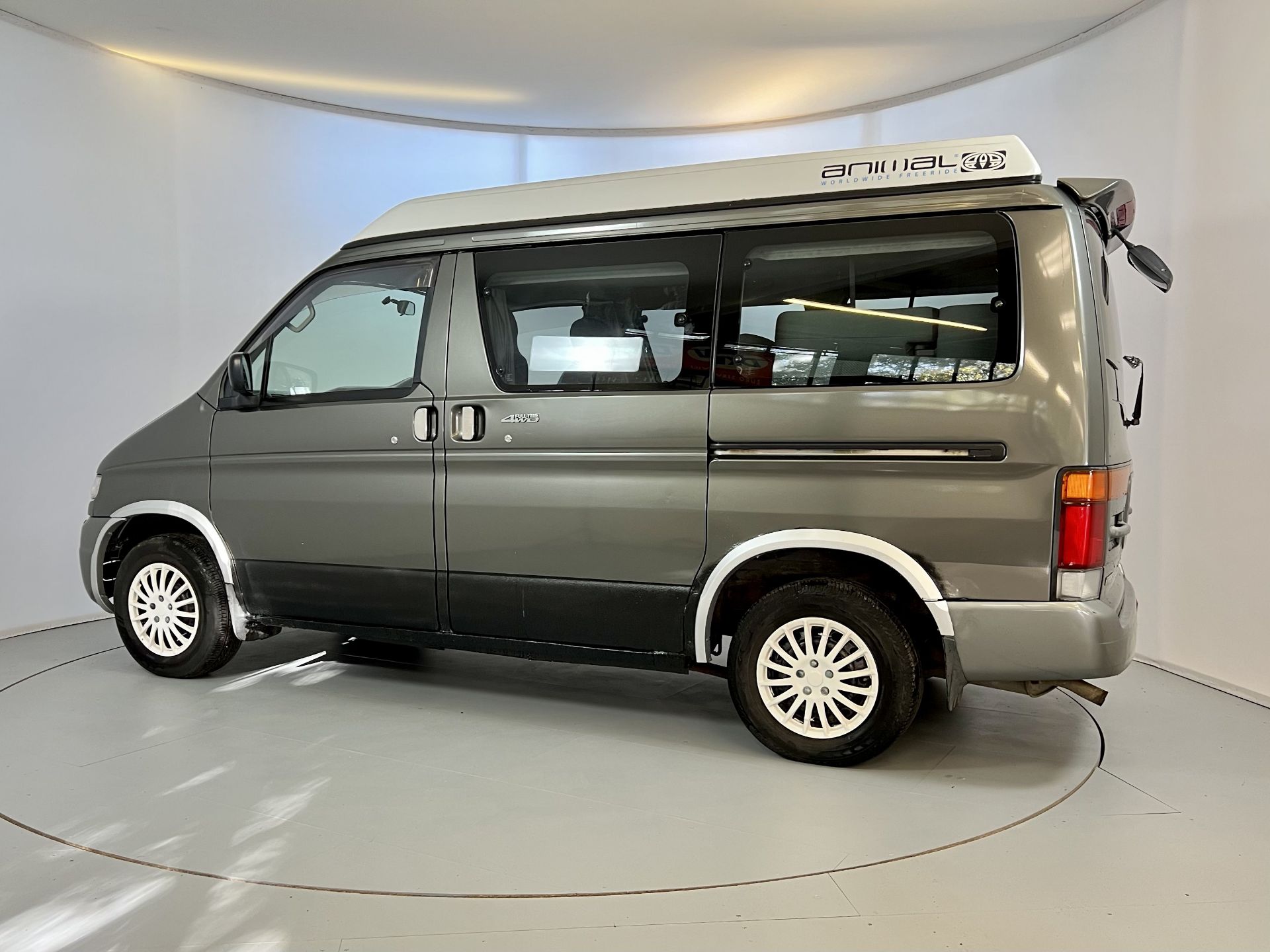 Mazda Bongo 4X4 - Image 6 of 28