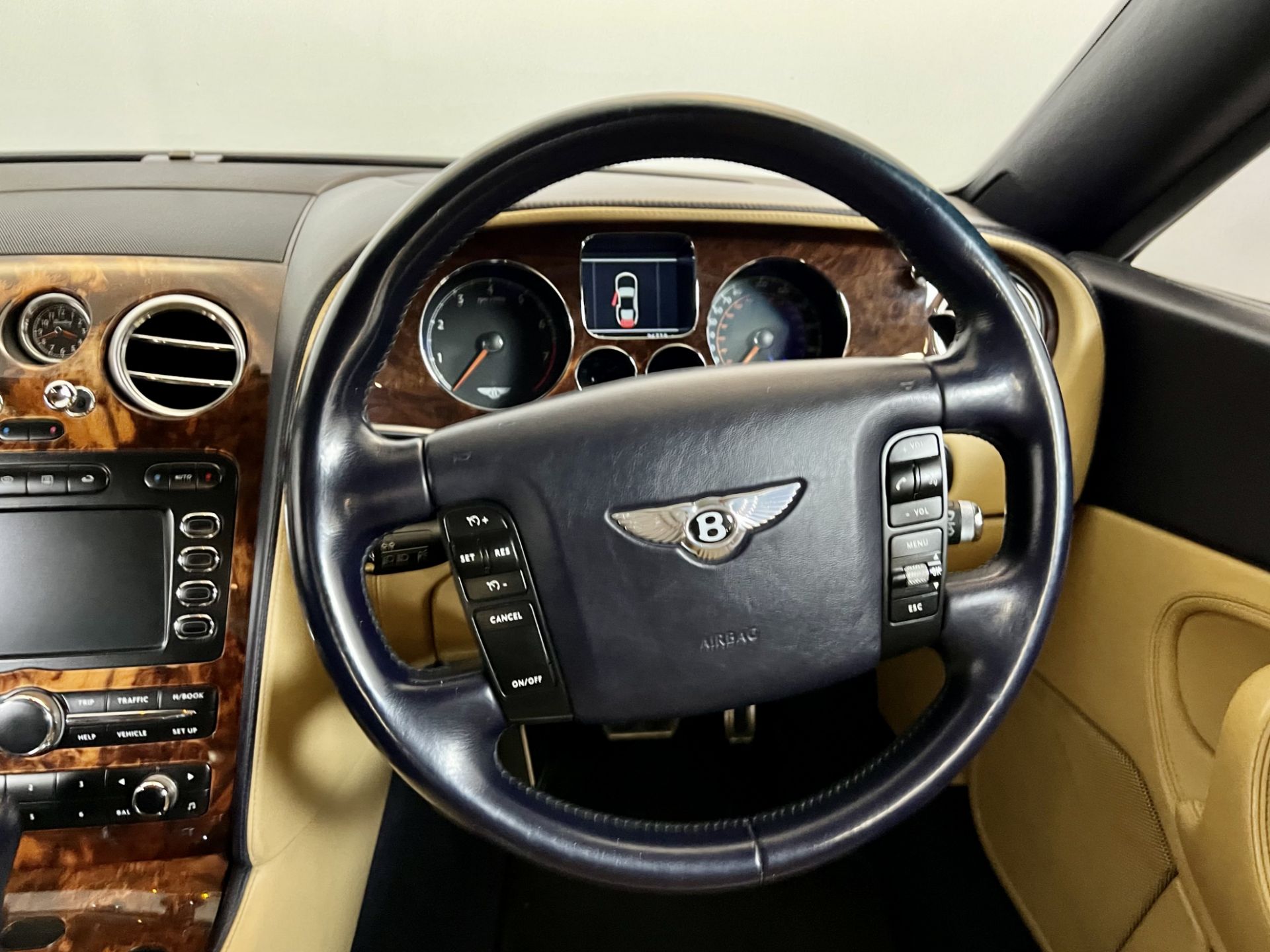 Bentley Continental GT - Image 25 of 29