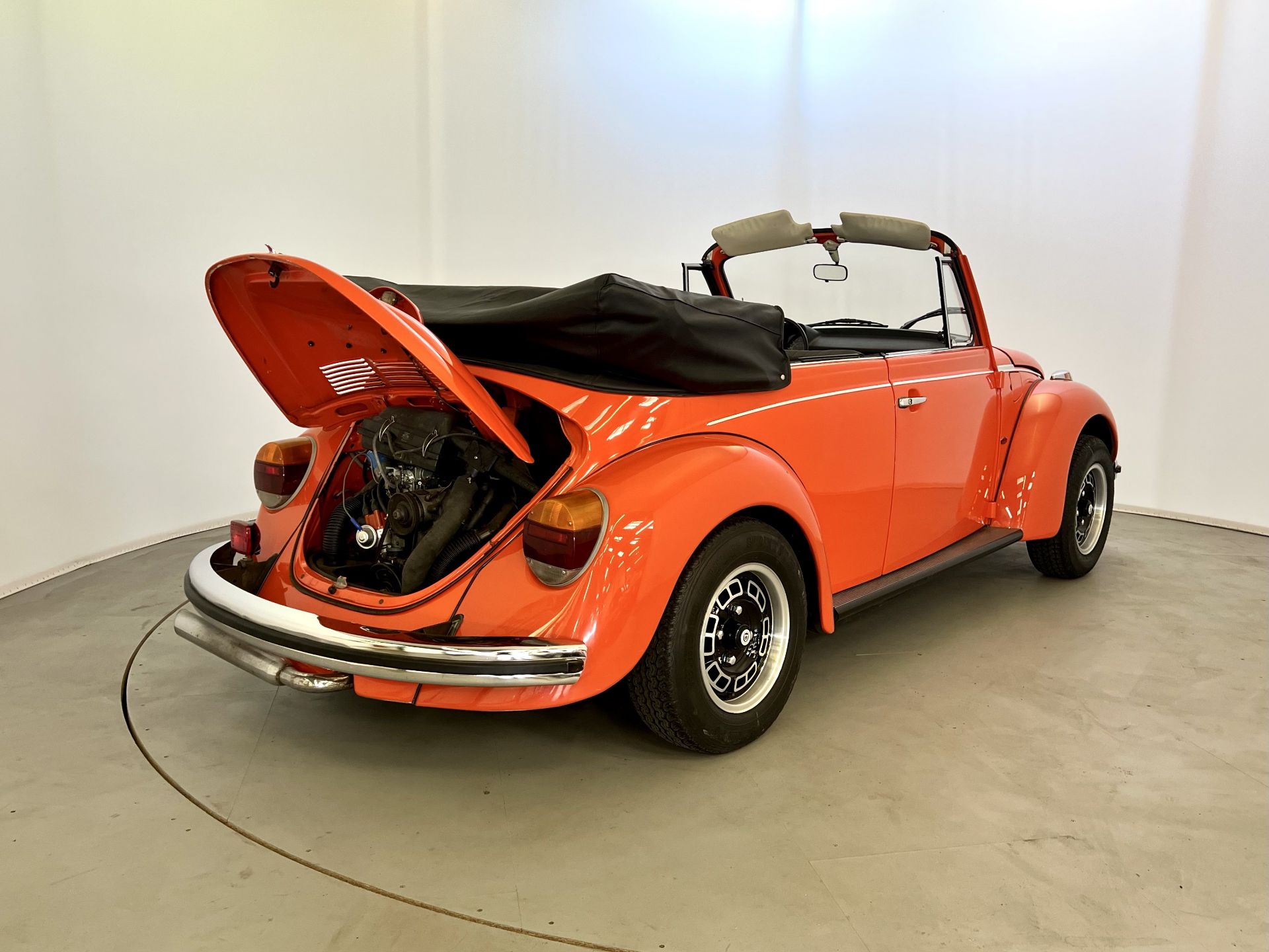 Volkswagen Beetle Cabriolet - Image 28 of 33