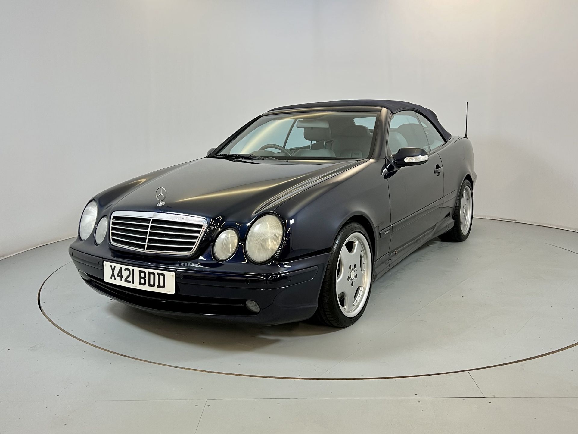 Mercedes-Benz CLK430 Cabriolet - Image 3 of 28