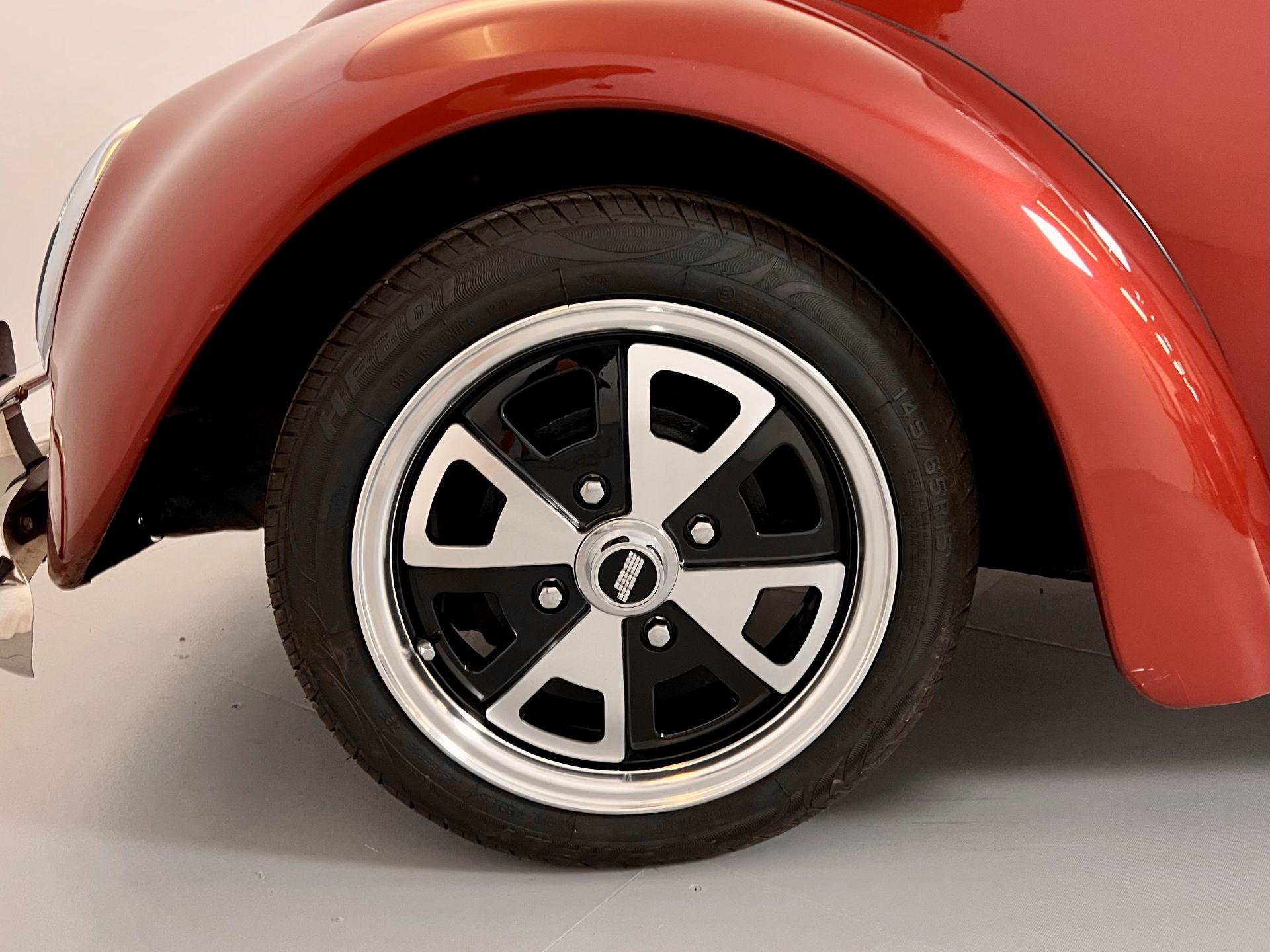 Volkswagen Beetle - Image 16 of 29