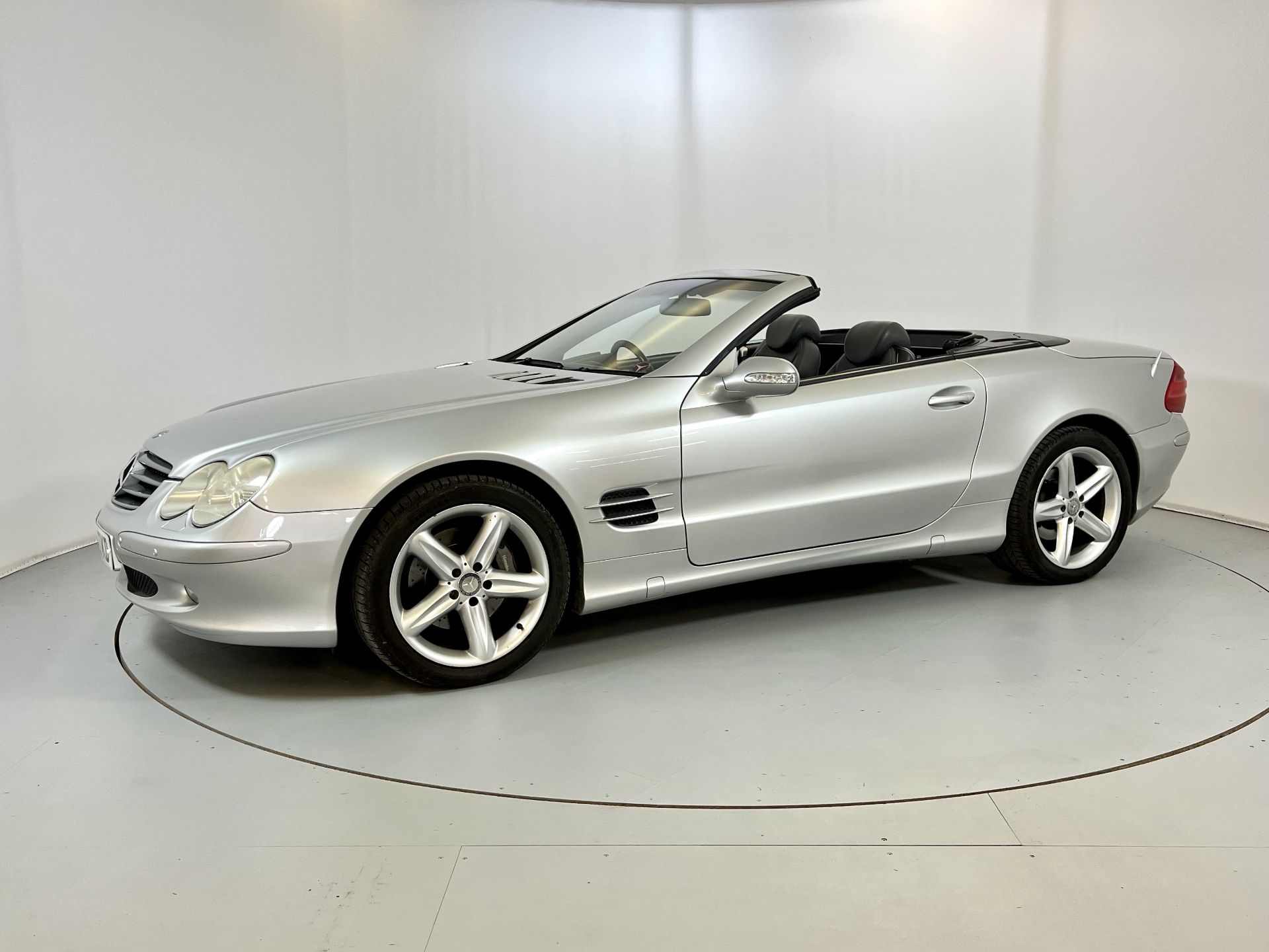 Mercedes-Benz SL500 - Image 4 of 28