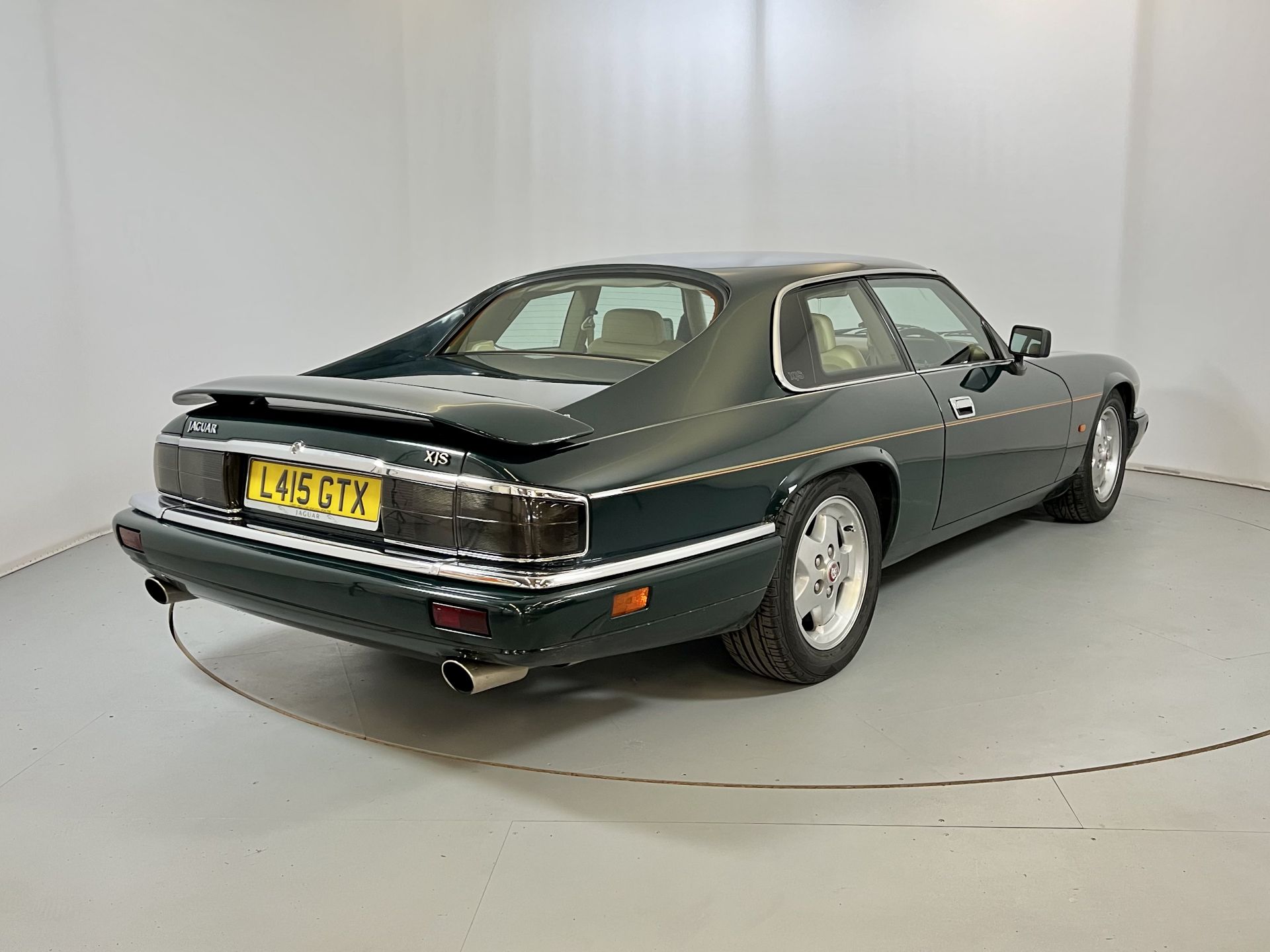 Jaguar XJS - Image 9 of 29