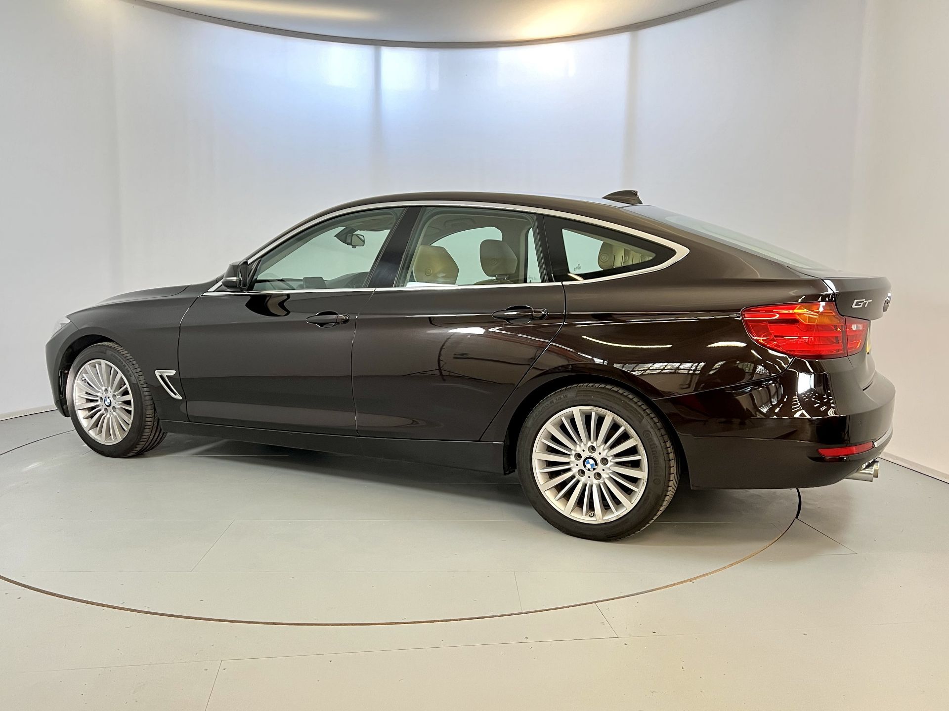 BMW 320D GT - Image 6 of 34