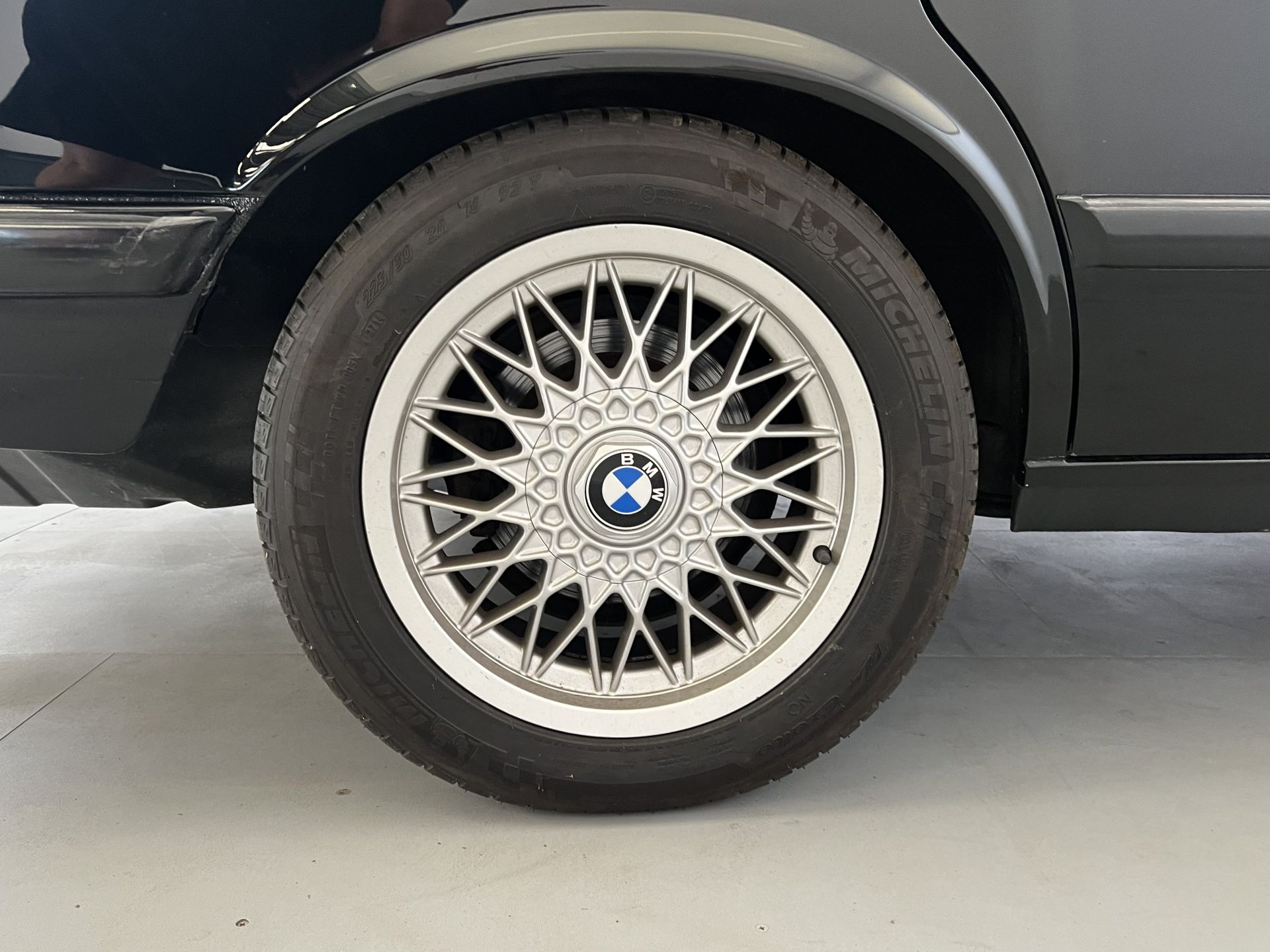 BMW M5 - Image 13 of 41