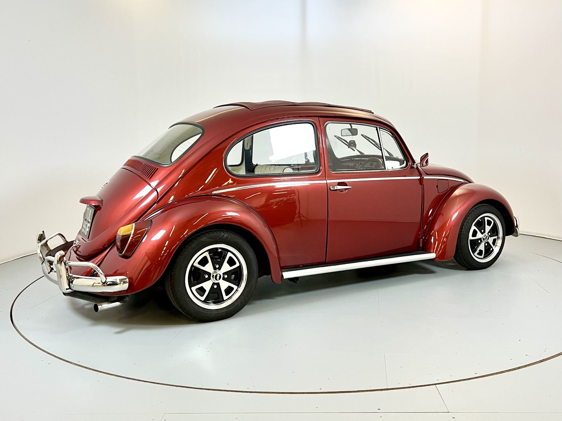 Volkswagen Beetle - Image 10 of 29