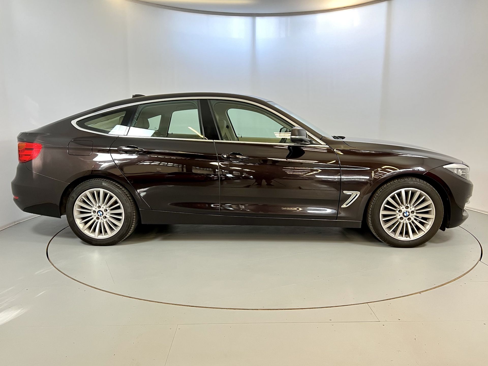 BMW 320D GT - Image 11 of 34