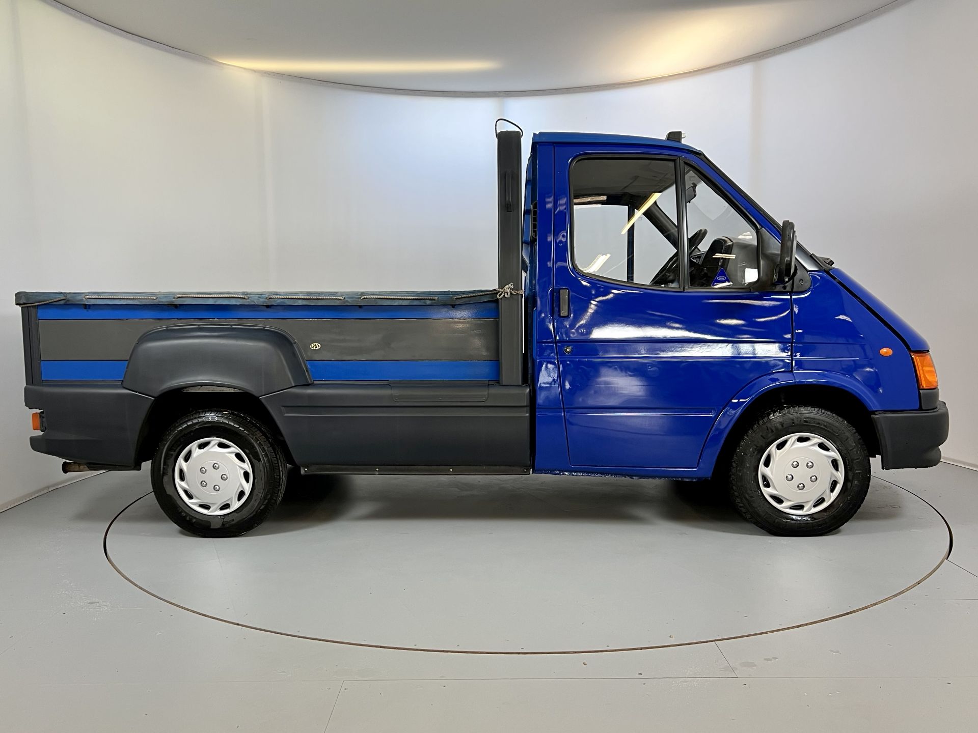 Ford Transit Flareside - Image 11 of 22