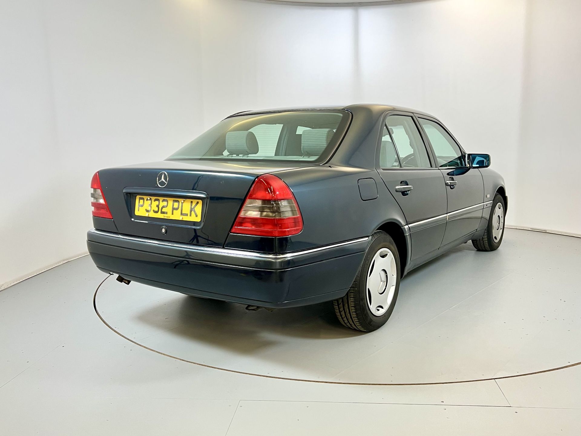 Mercedes-Benz C200 - Image 9 of 33