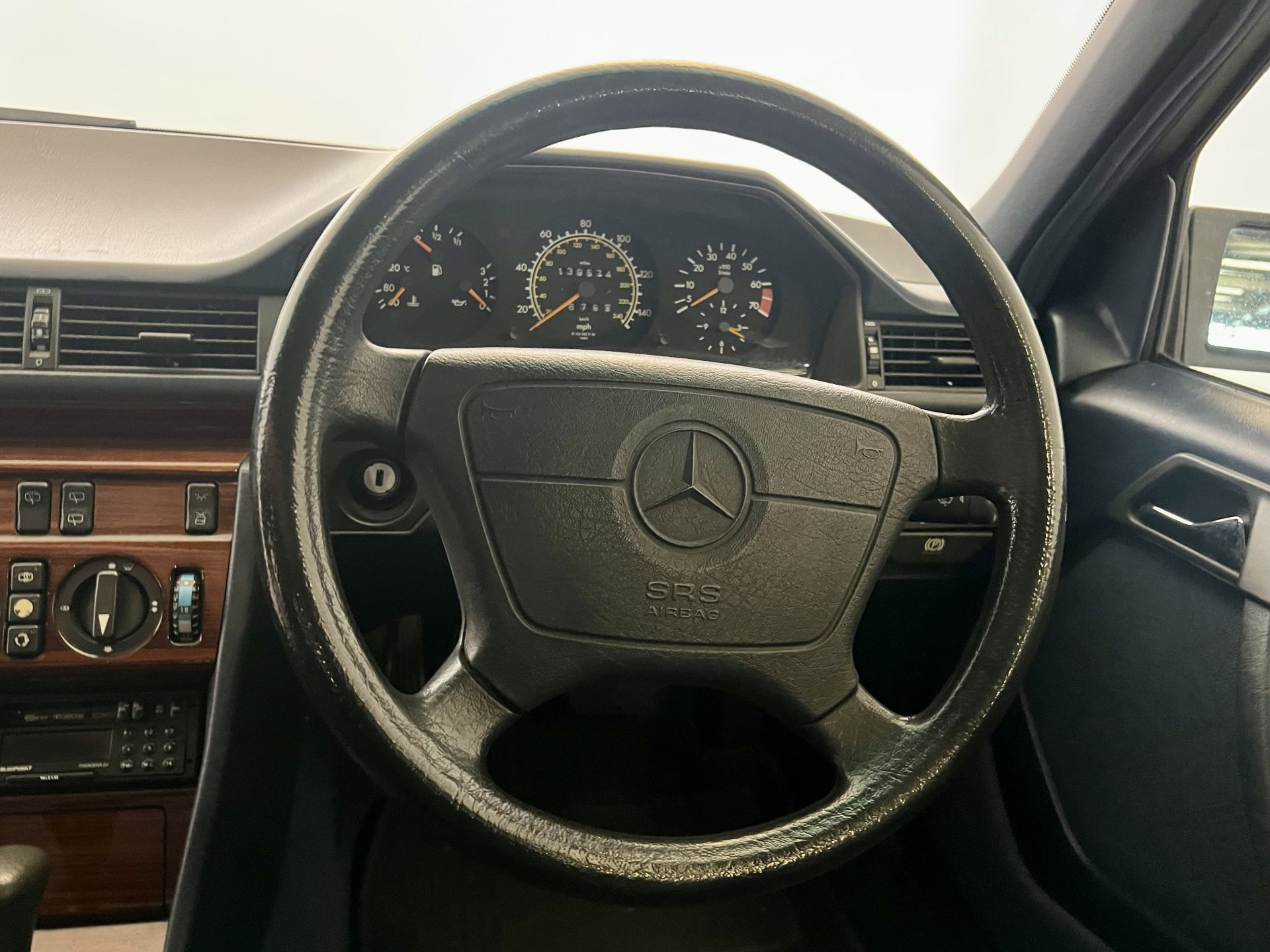 Mercedes-Benz 200TE - Image 29 of 33