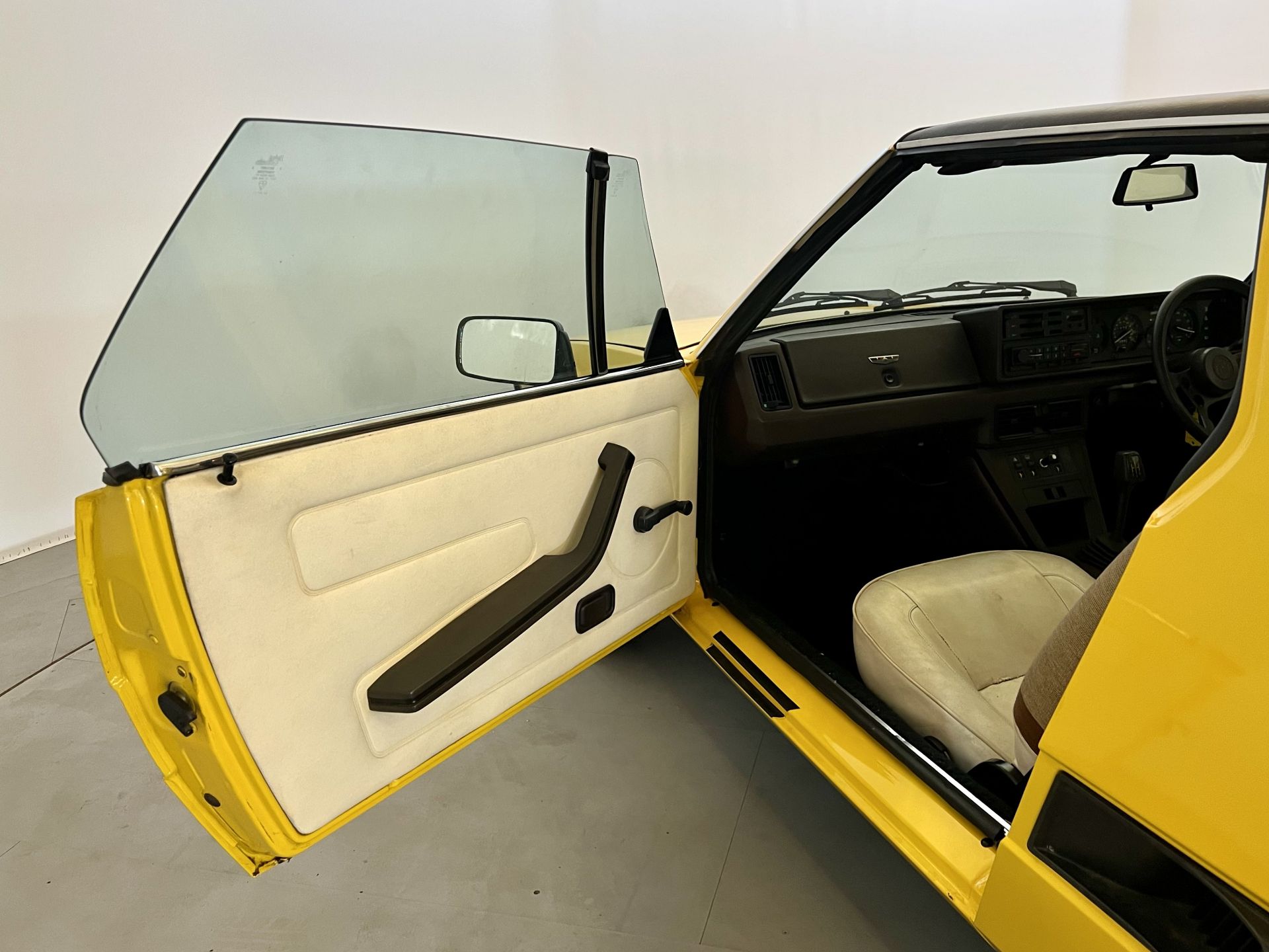 Fiat X1/9 - Image 20 of 31