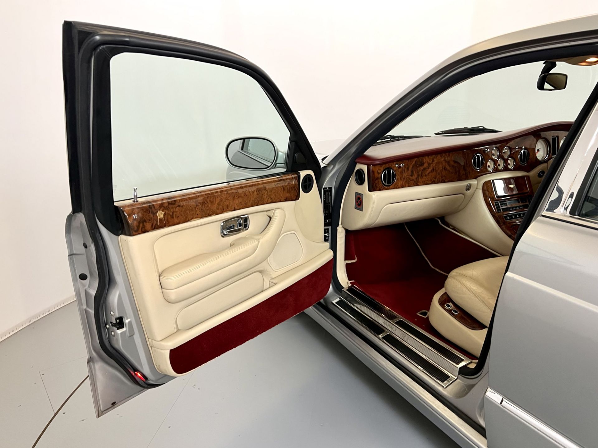 Bentley Arnage - Image 25 of 34