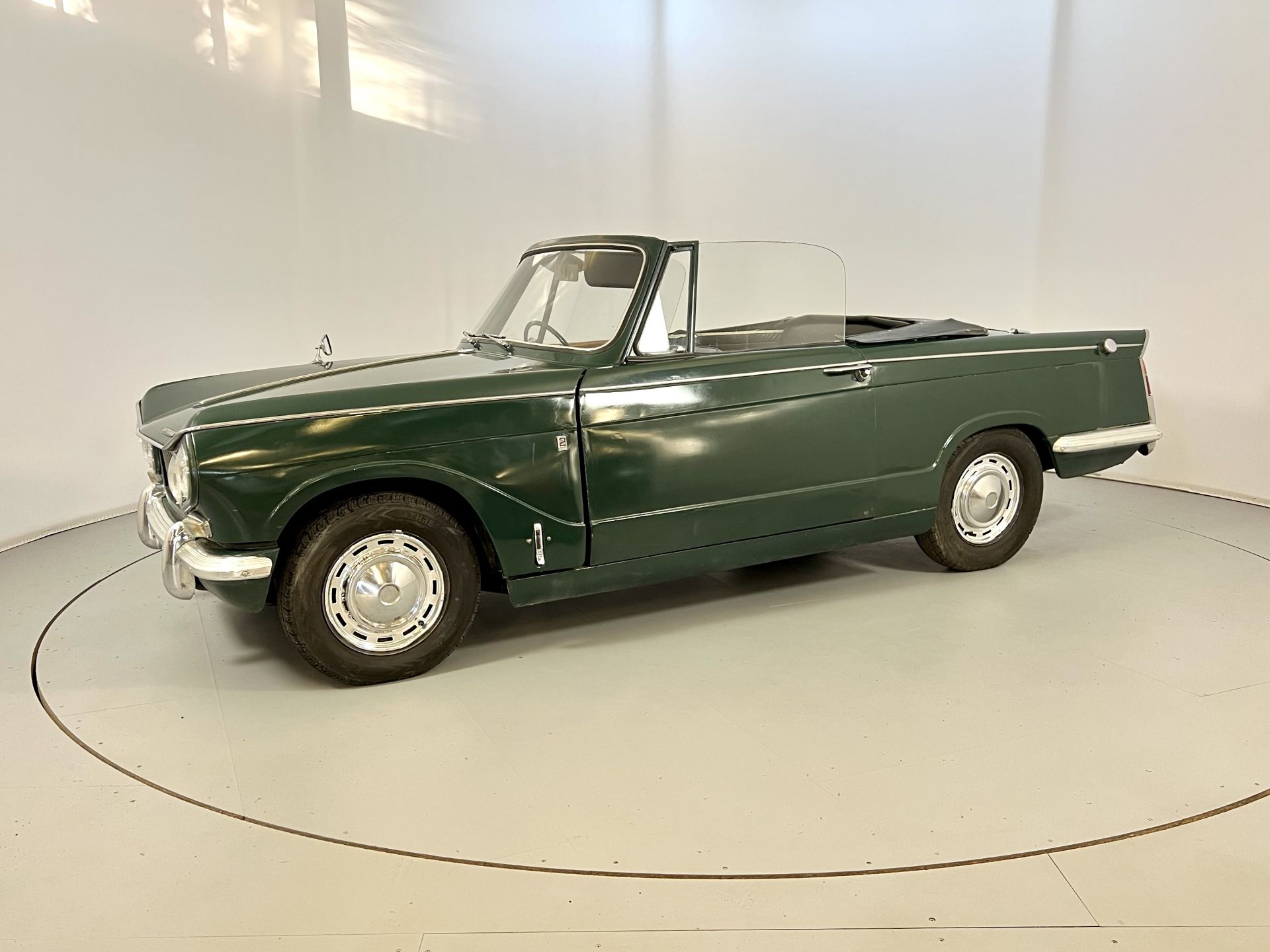 Triumph Vitesse - Image 4 of 24