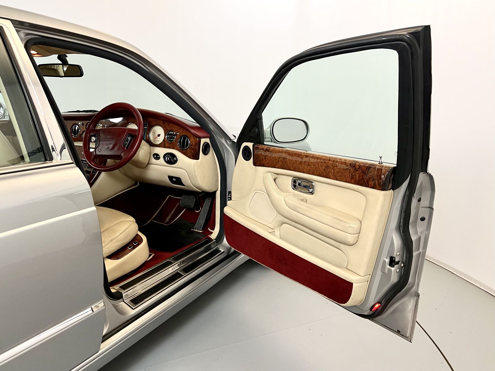 Bentley Arnage - Image 15 of 34