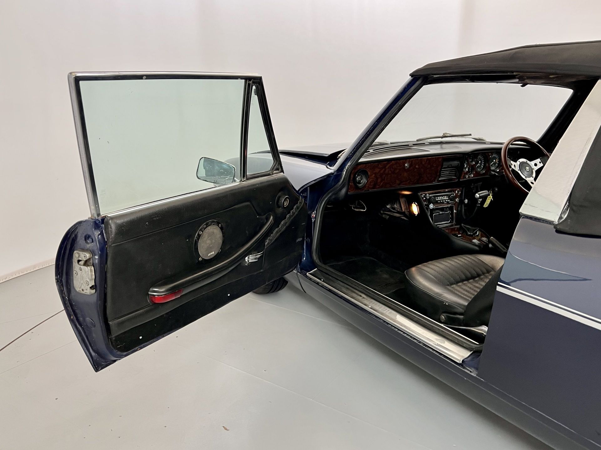 Triumph Stag - Image 21 of 29