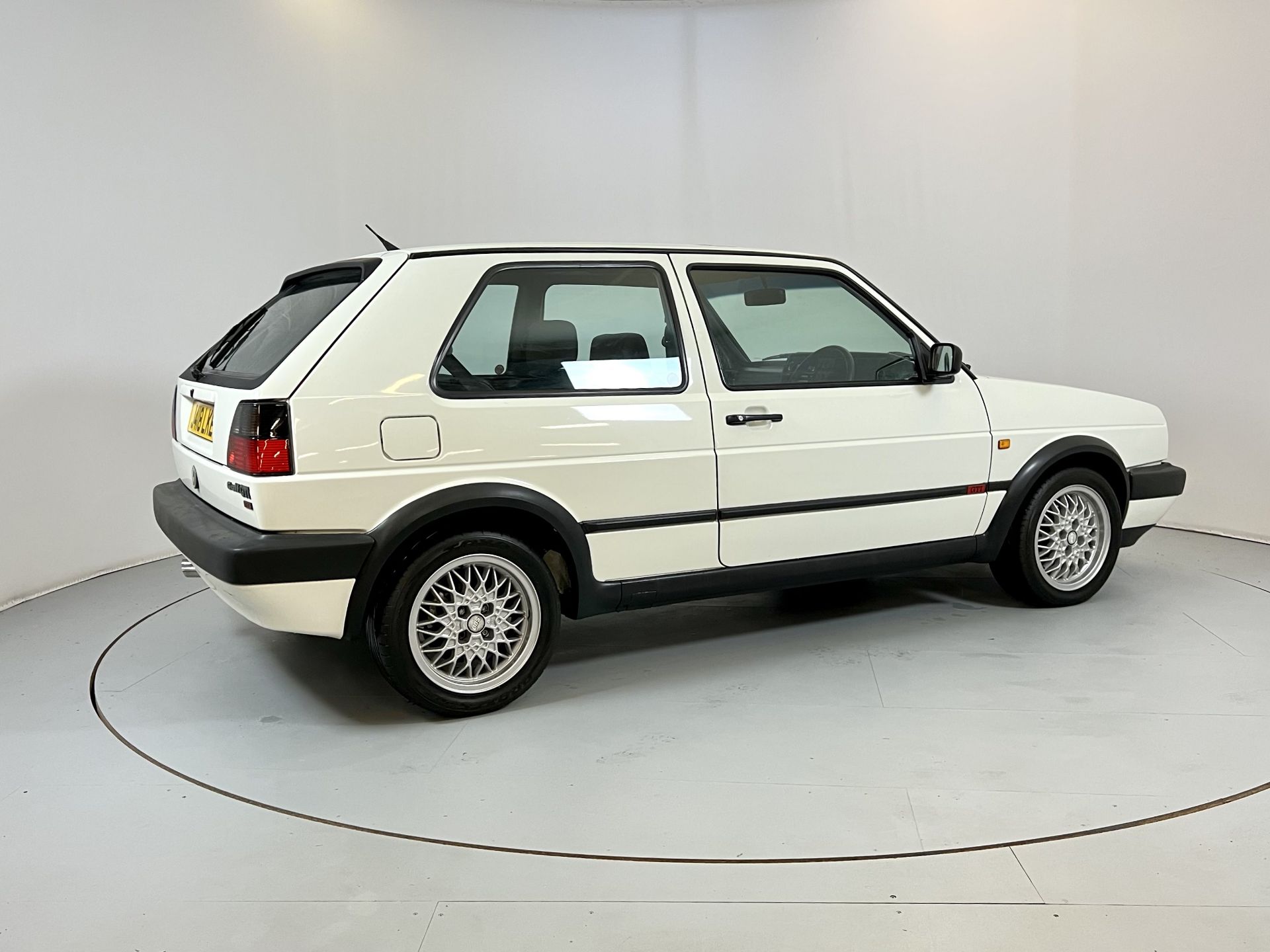 Volkswagen Golf GTI 16V - Image 10 of 28