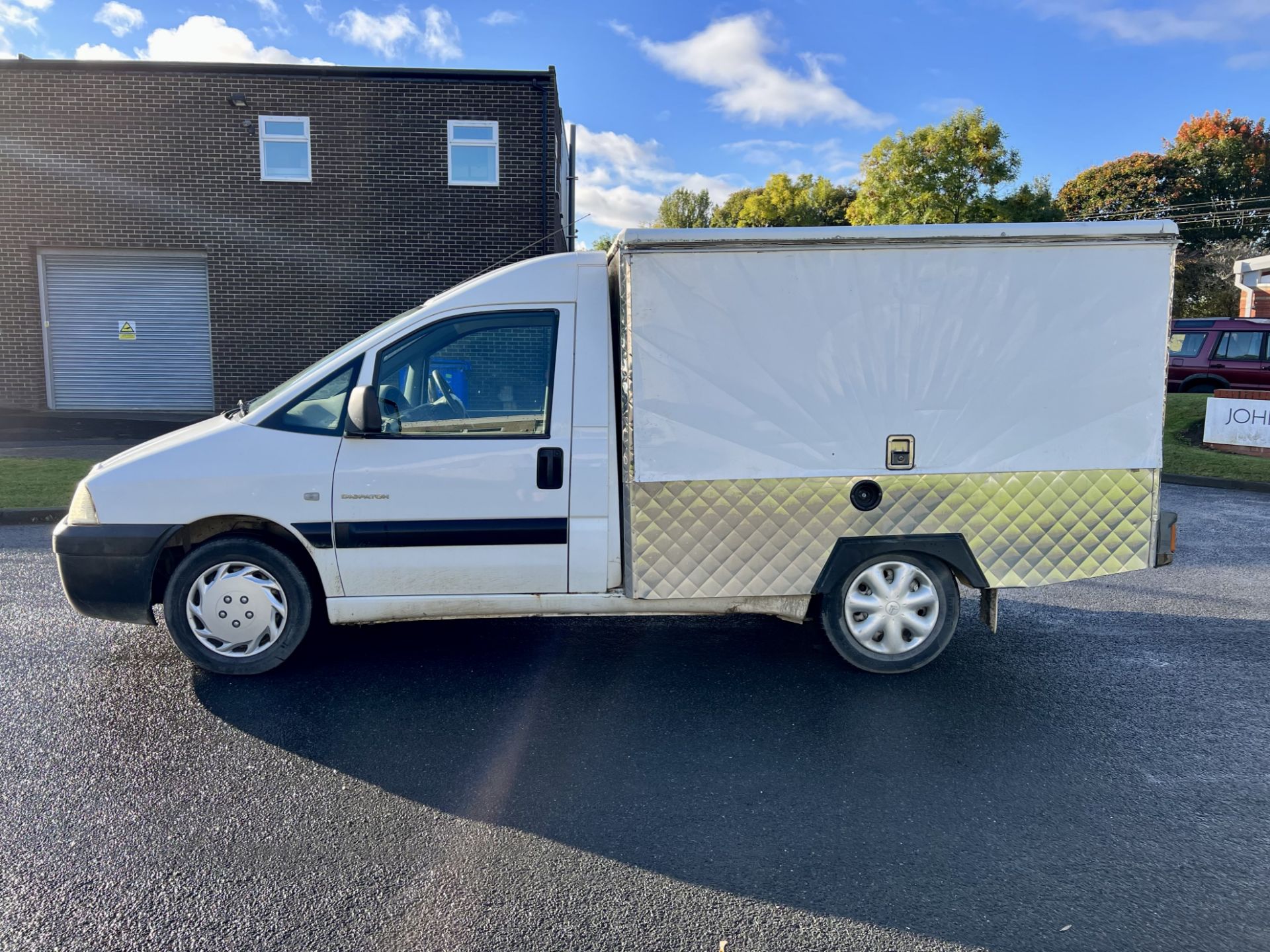 Citroen Dispatch Catering Van - Image 6 of 18