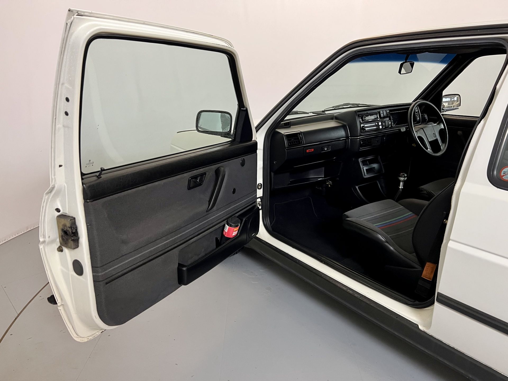 Volkswagen Golf GTI 16V - Image 21 of 28