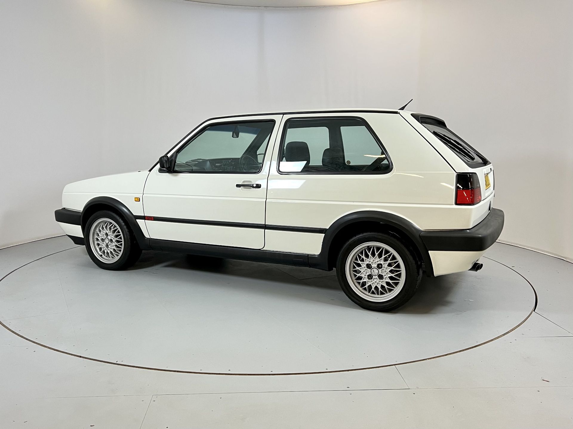 Volkswagen Golf GTI 16V - Image 6 of 28