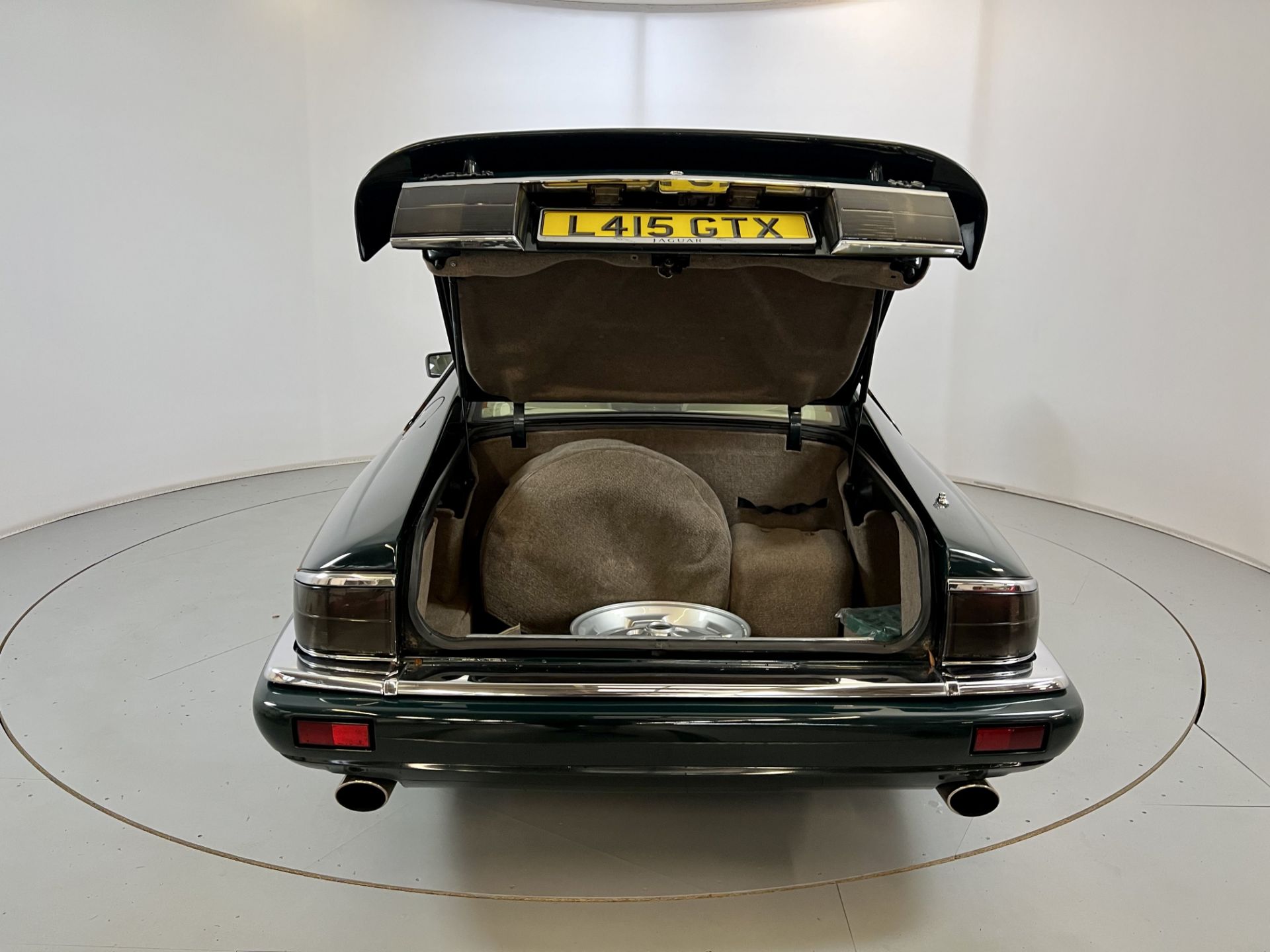 Jaguar XJS - Image 28 of 29