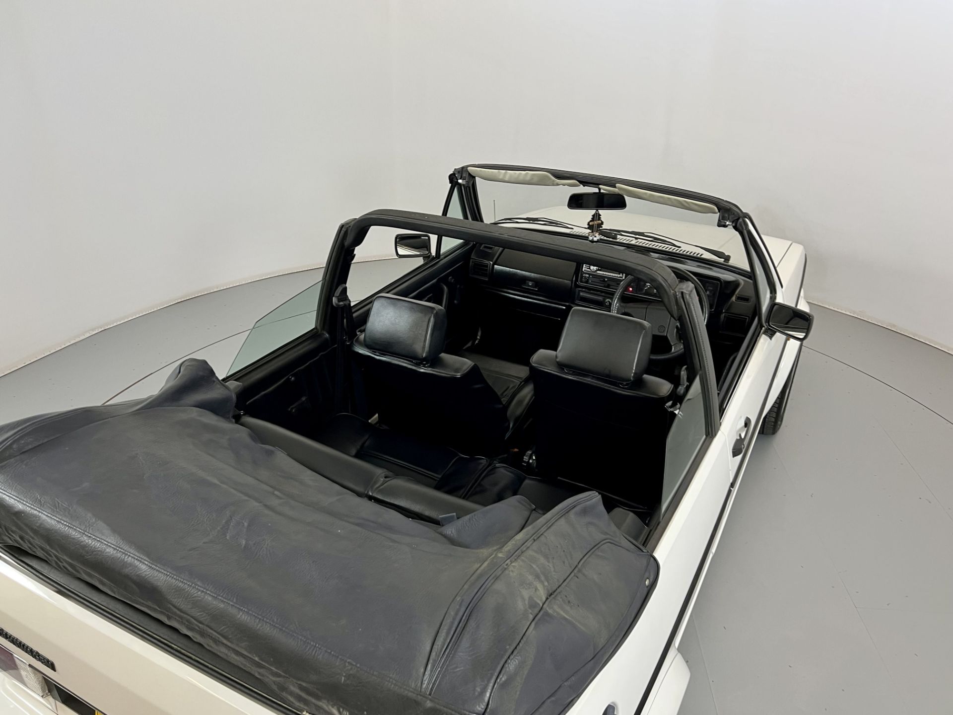 Volkswagen Golf Cabriolet - Image 17 of 31