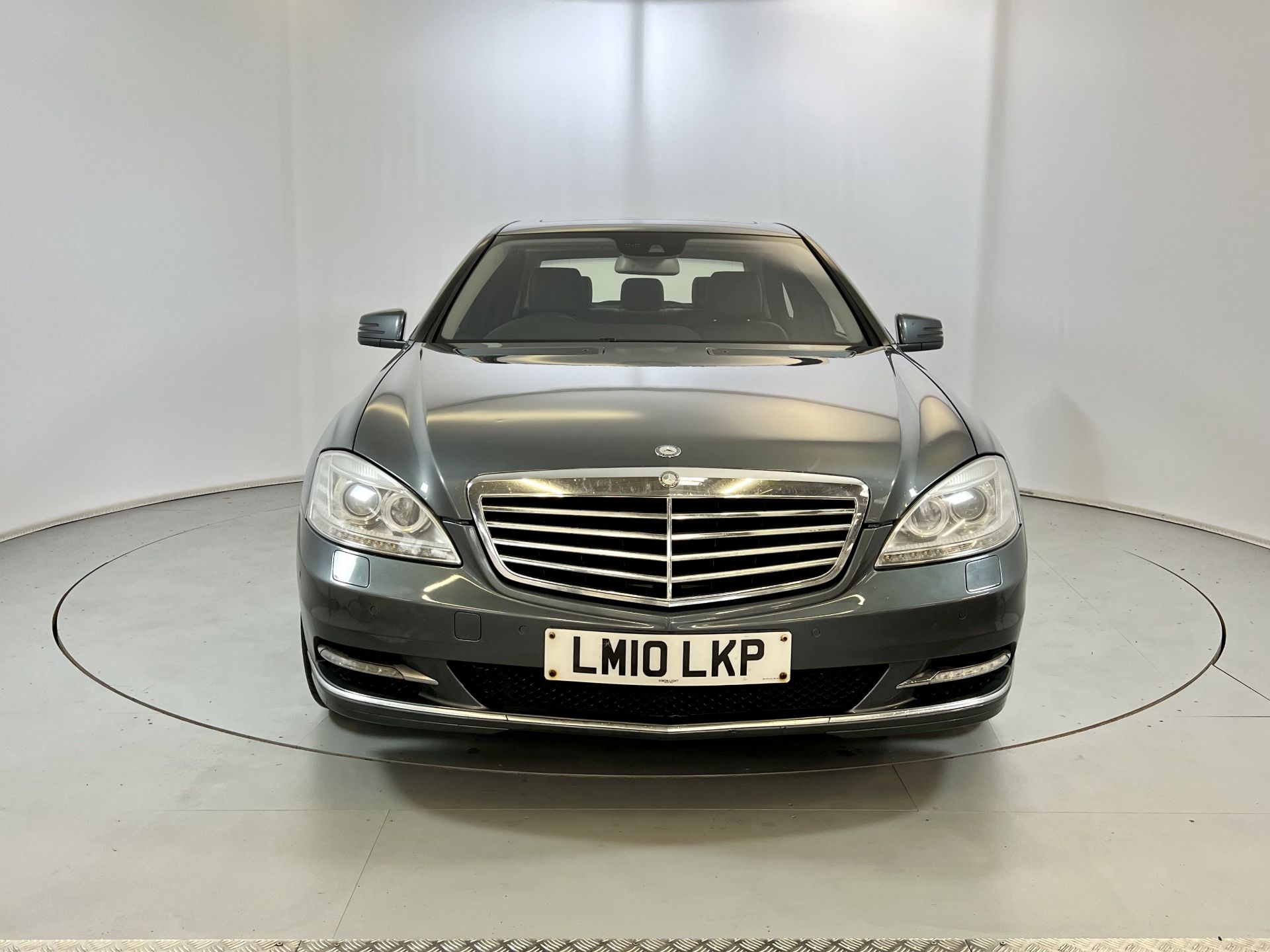 Mercedes-Benz S500L - Image 2 of 35