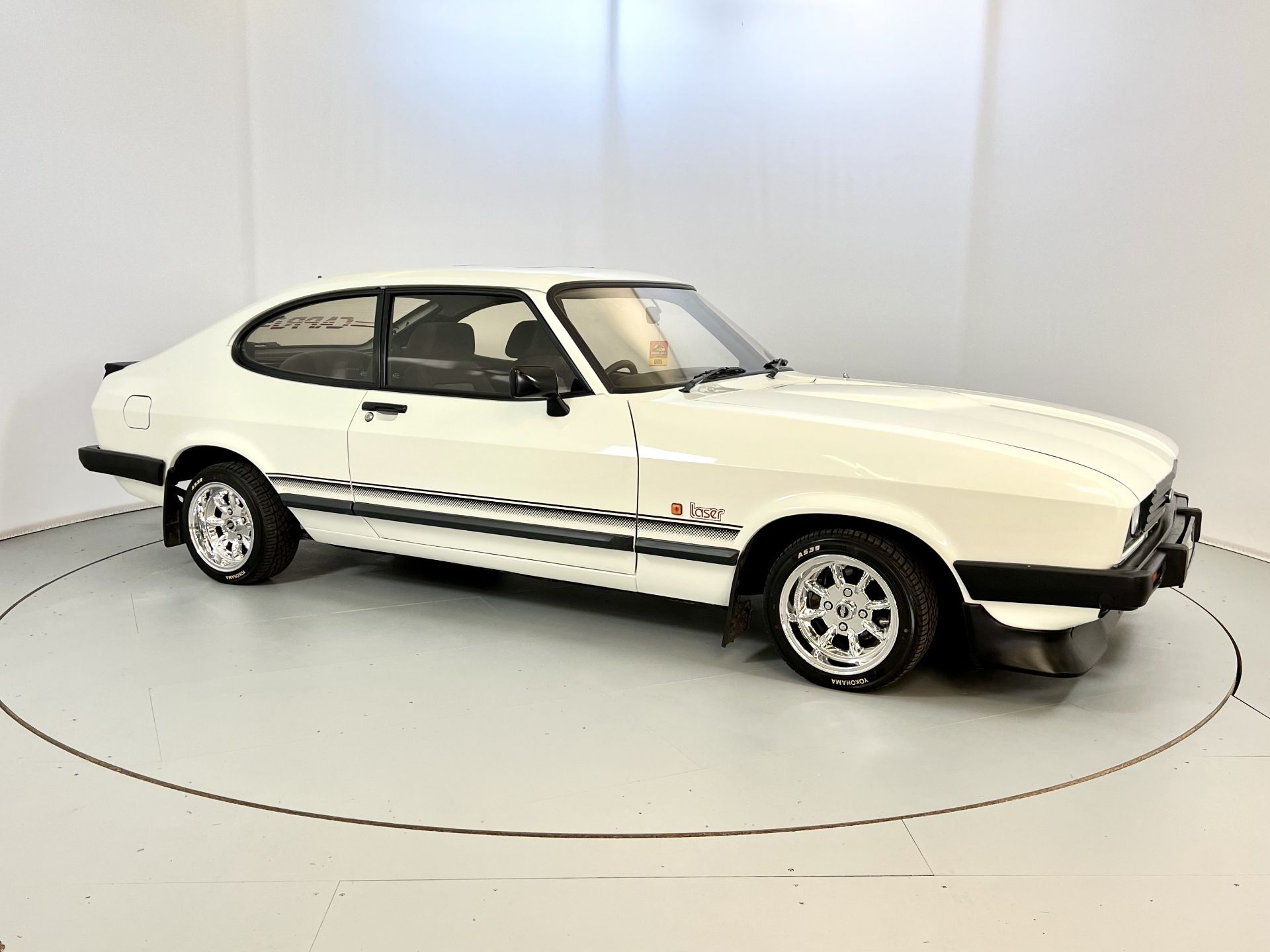 Ford Capri 2.0 Laser - Image 12 of 31