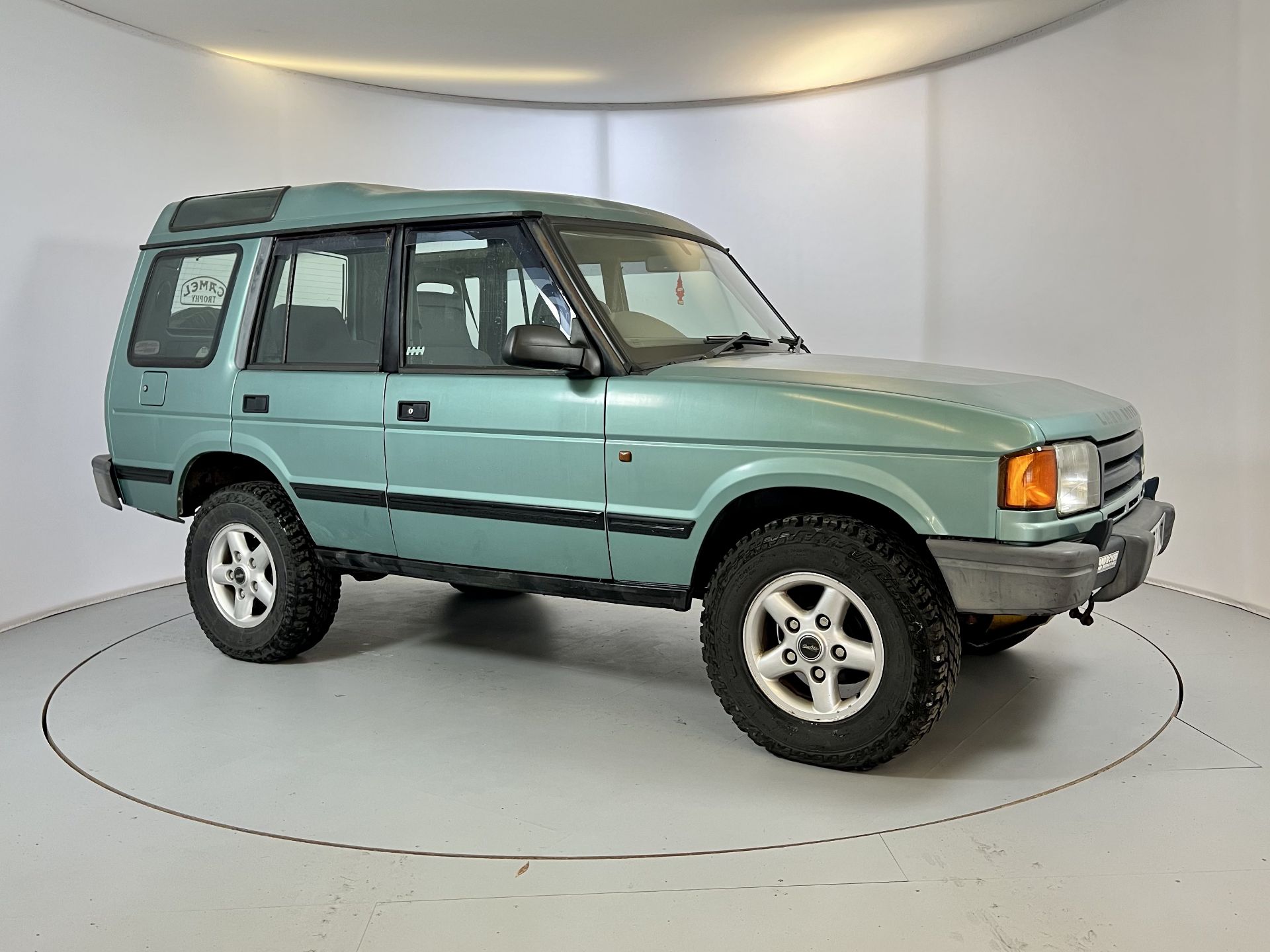 Land Rover Discovery - Image 12 of 34