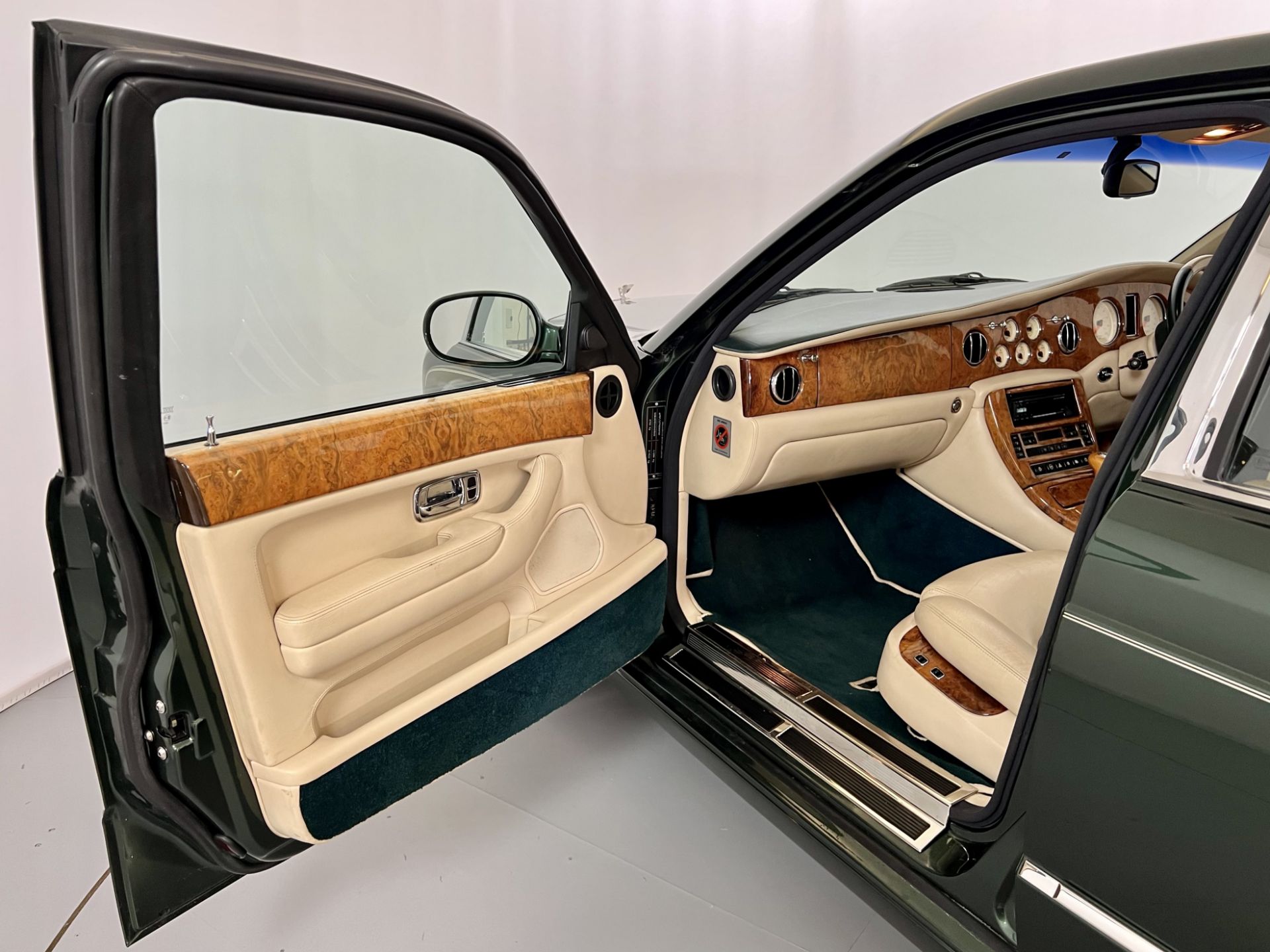 Bentley Arnage - Image 26 of 35