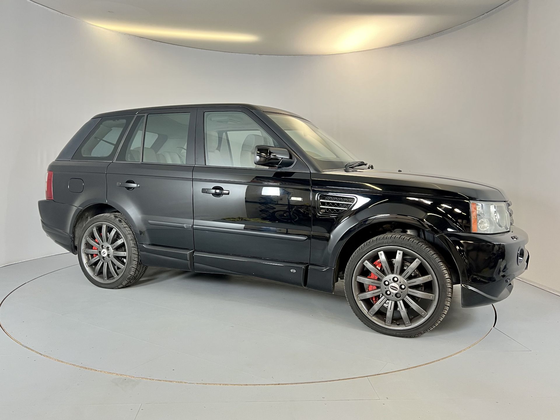 Range Rover Sport 1st Edition 4.2 Supercharged OverFinch - Image 12 of 33