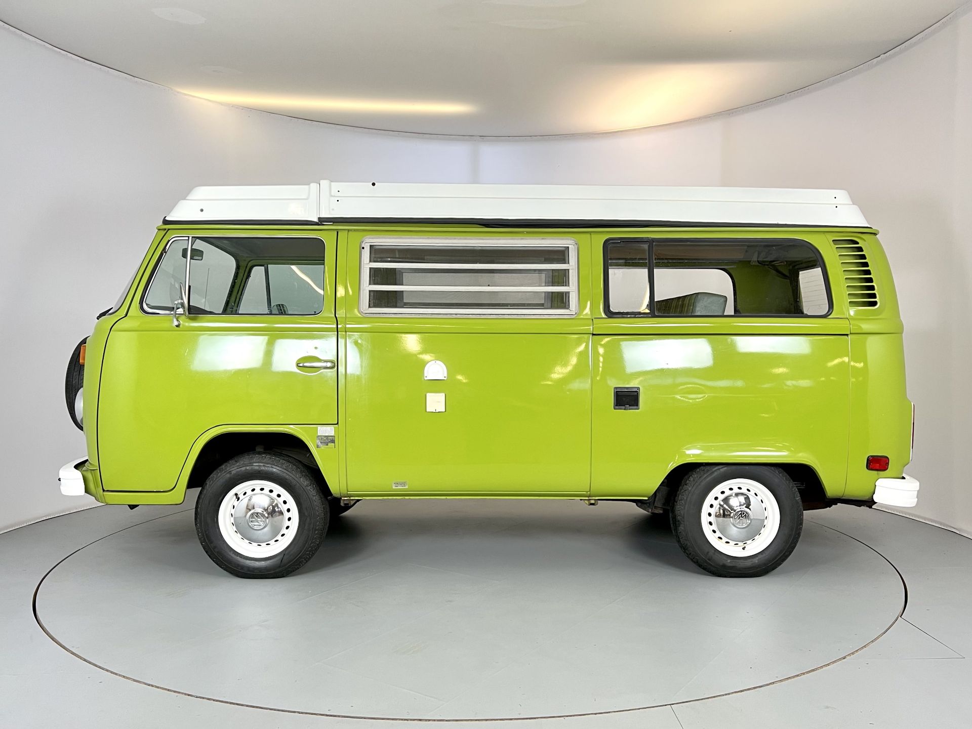 Volkswagen T2 Camper - Image 5 of 33