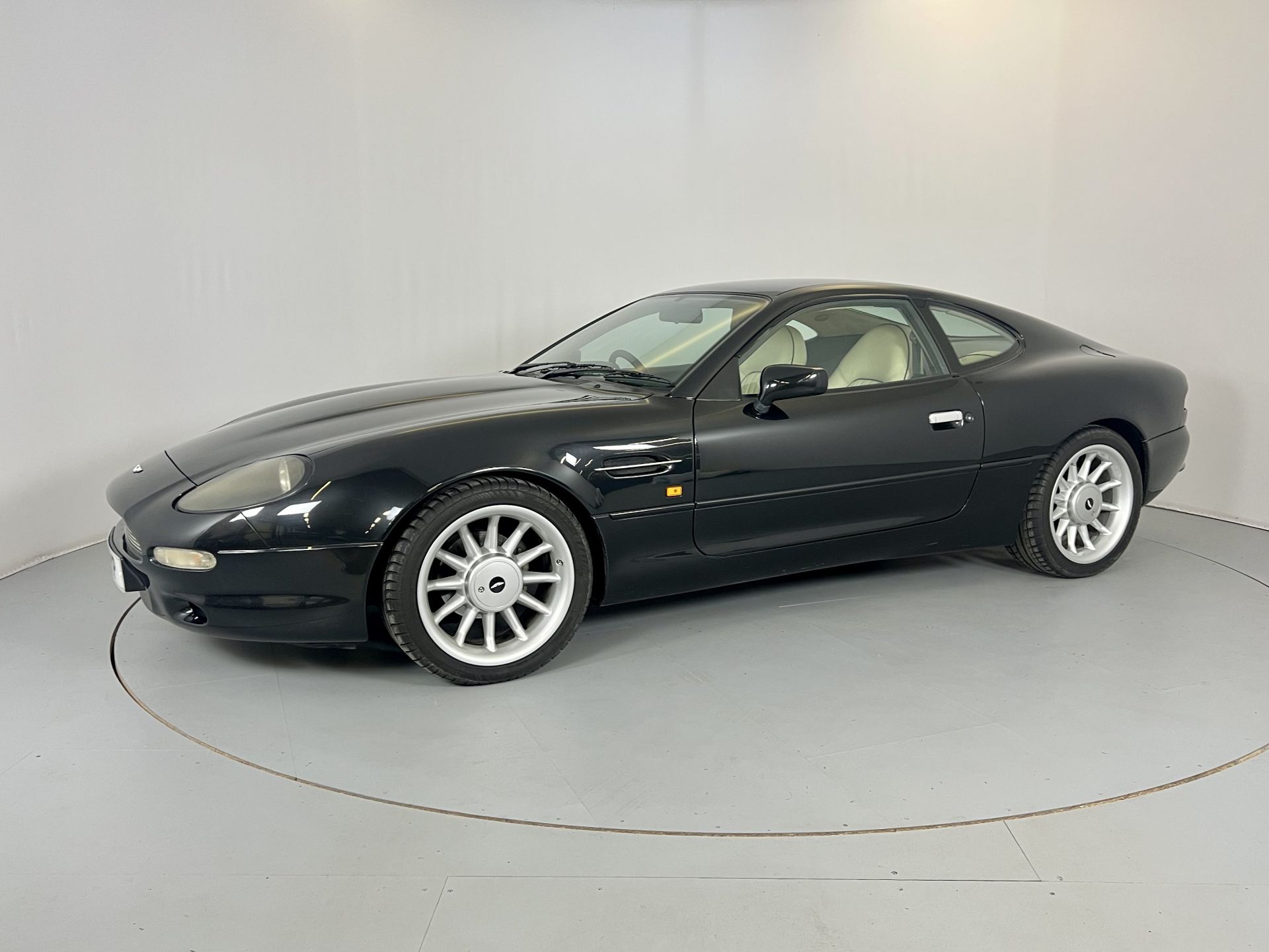 Aston Martin DB7 - Image 4 of 29