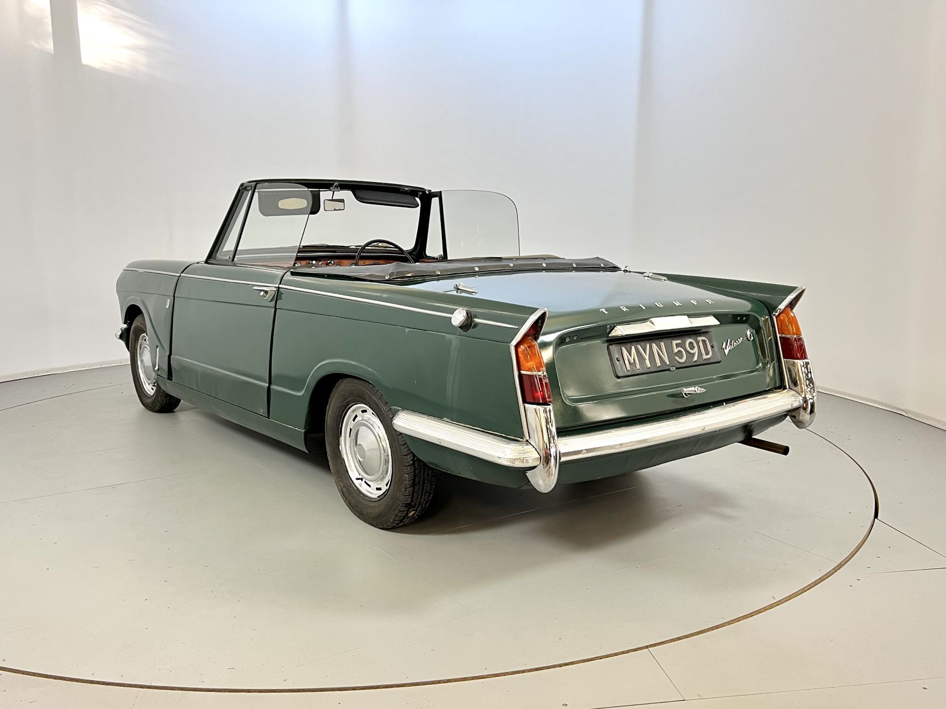 Triumph Vitesse - Image 7 of 24