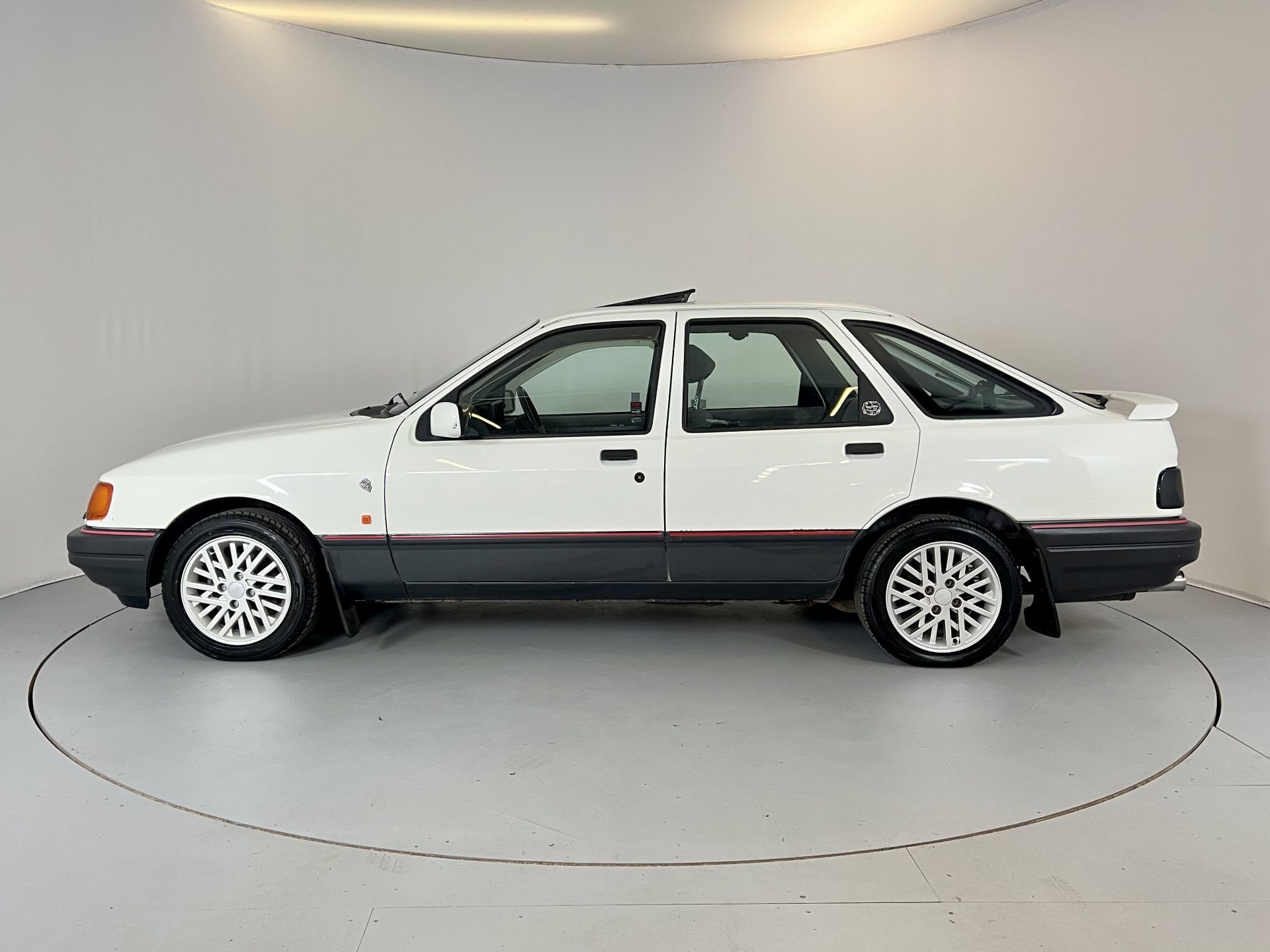 Ford Sierra 2.9 GLS 4X4 - Image 5 of 34