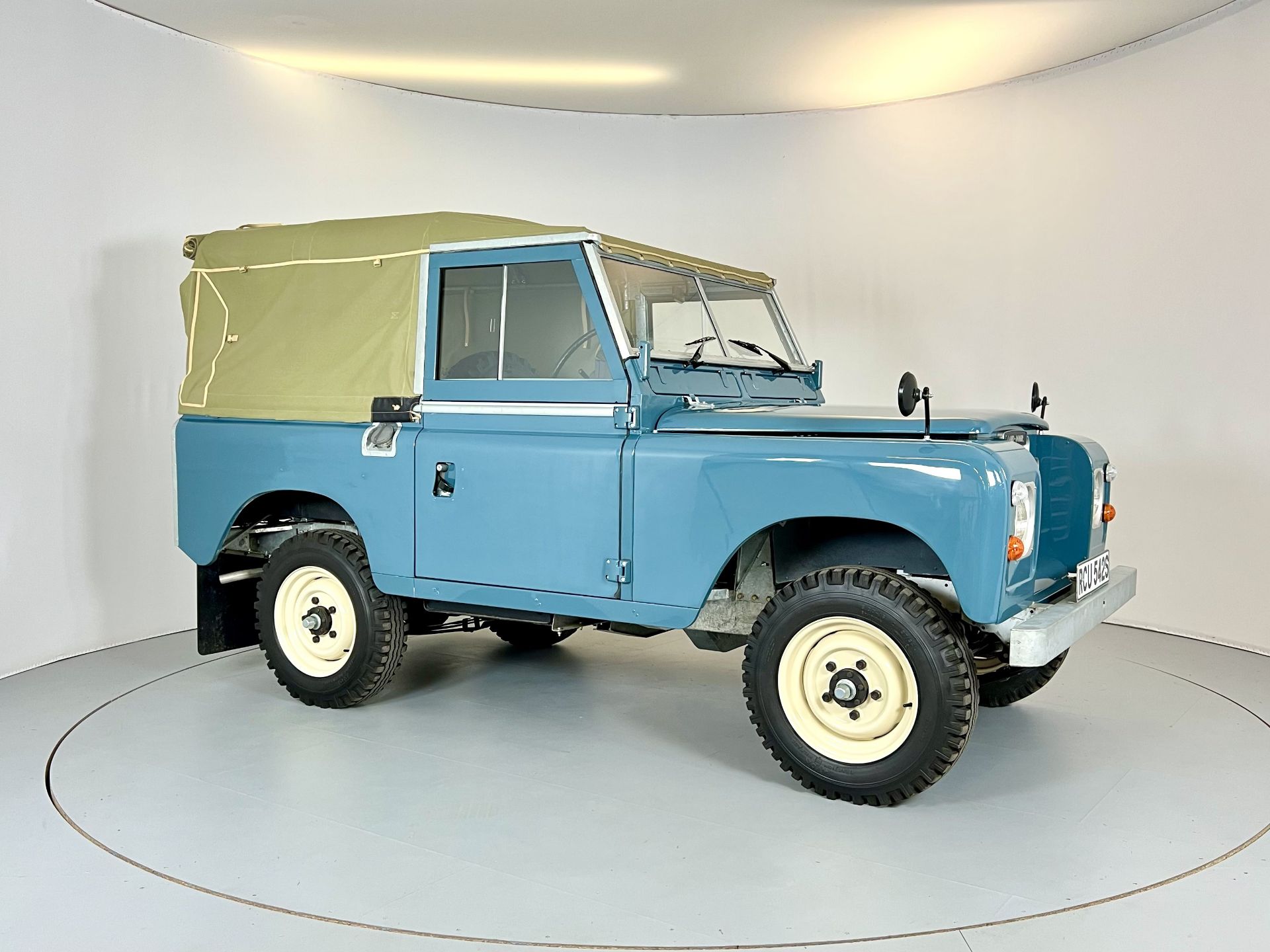 Land Rover Series 3 - Image 12 of 43