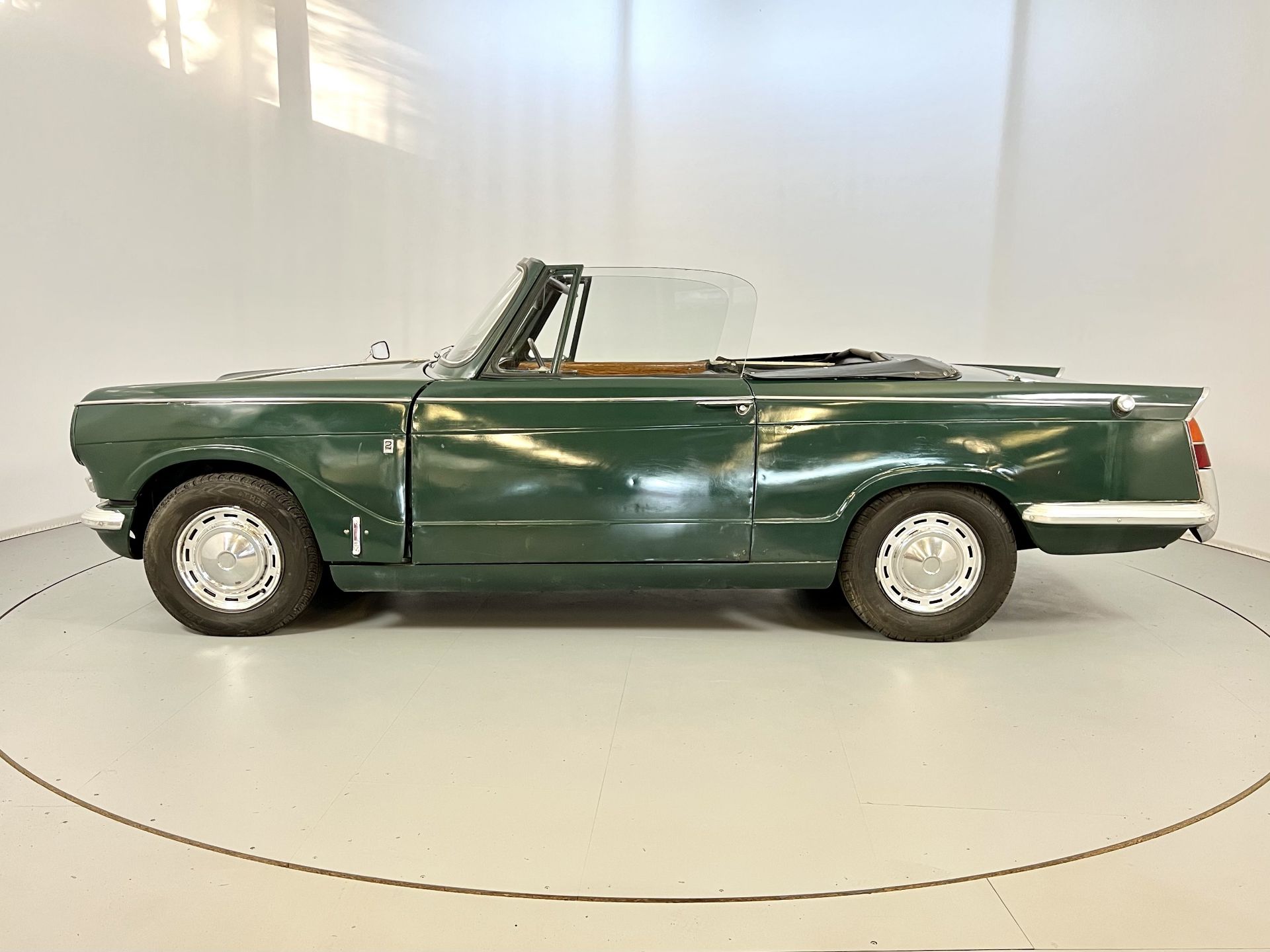 Triumph Vitesse - Image 5 of 24